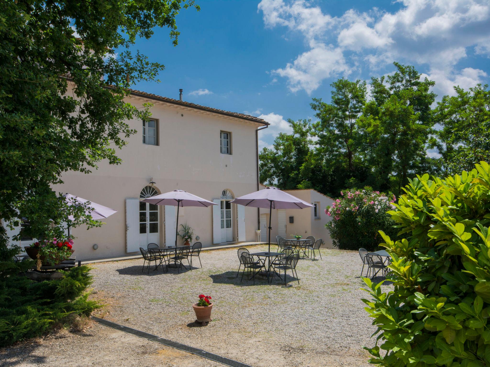 Foto 33 - Appartamento con 2 camere da letto a Poggibonsi con piscina e giardino