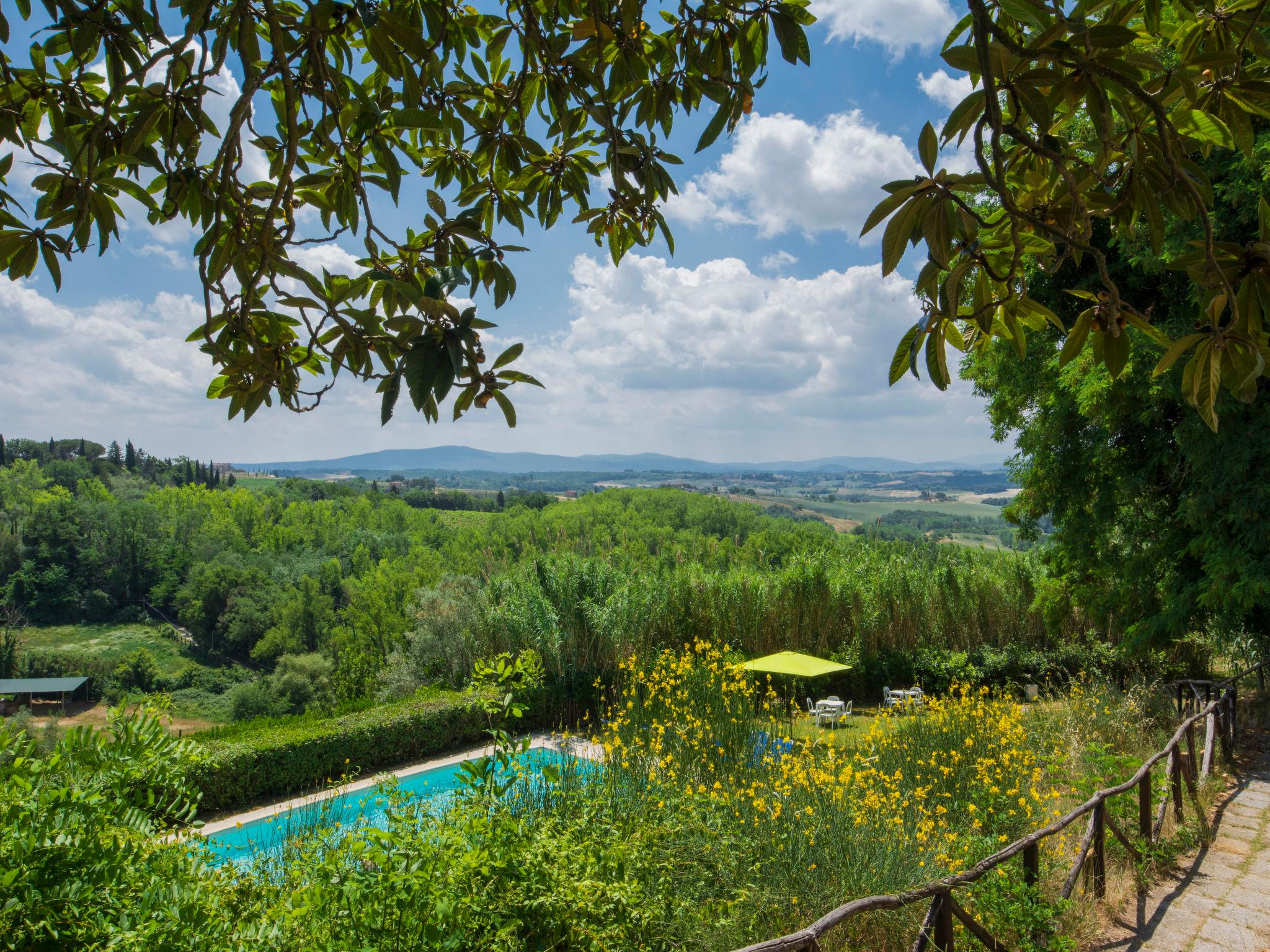 Photo 1 - Appartement de 1 chambre à Poggibonsi avec piscine et jardin