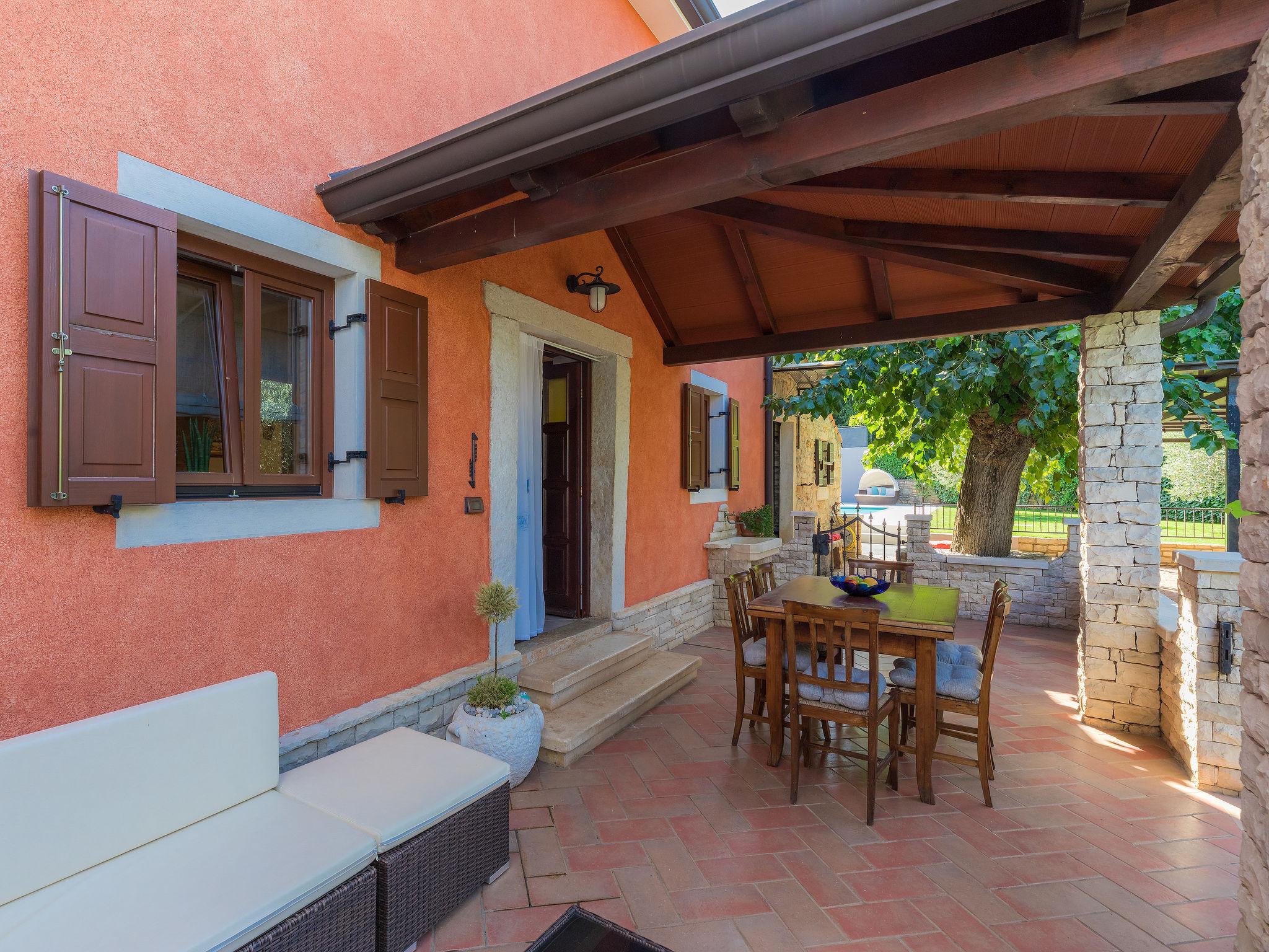 Photo 23 - 2 bedroom House in Umag with private pool and garden