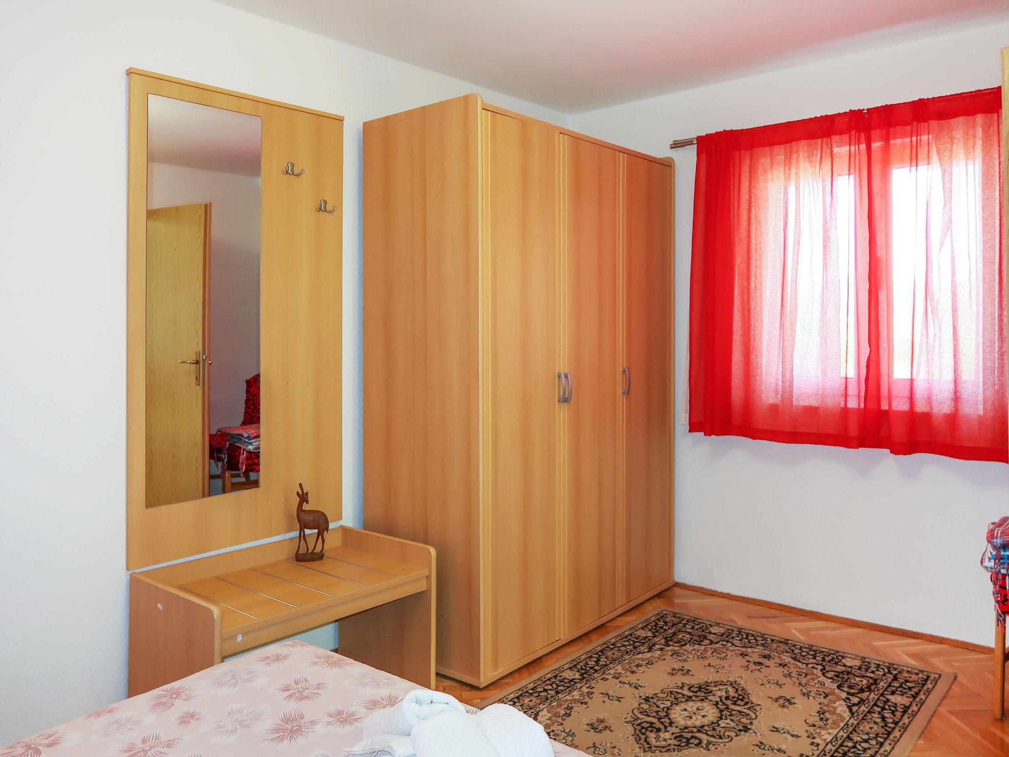 Foto 9 - Apartment mit 1 Schlafzimmer in Marina mit blick aufs meer