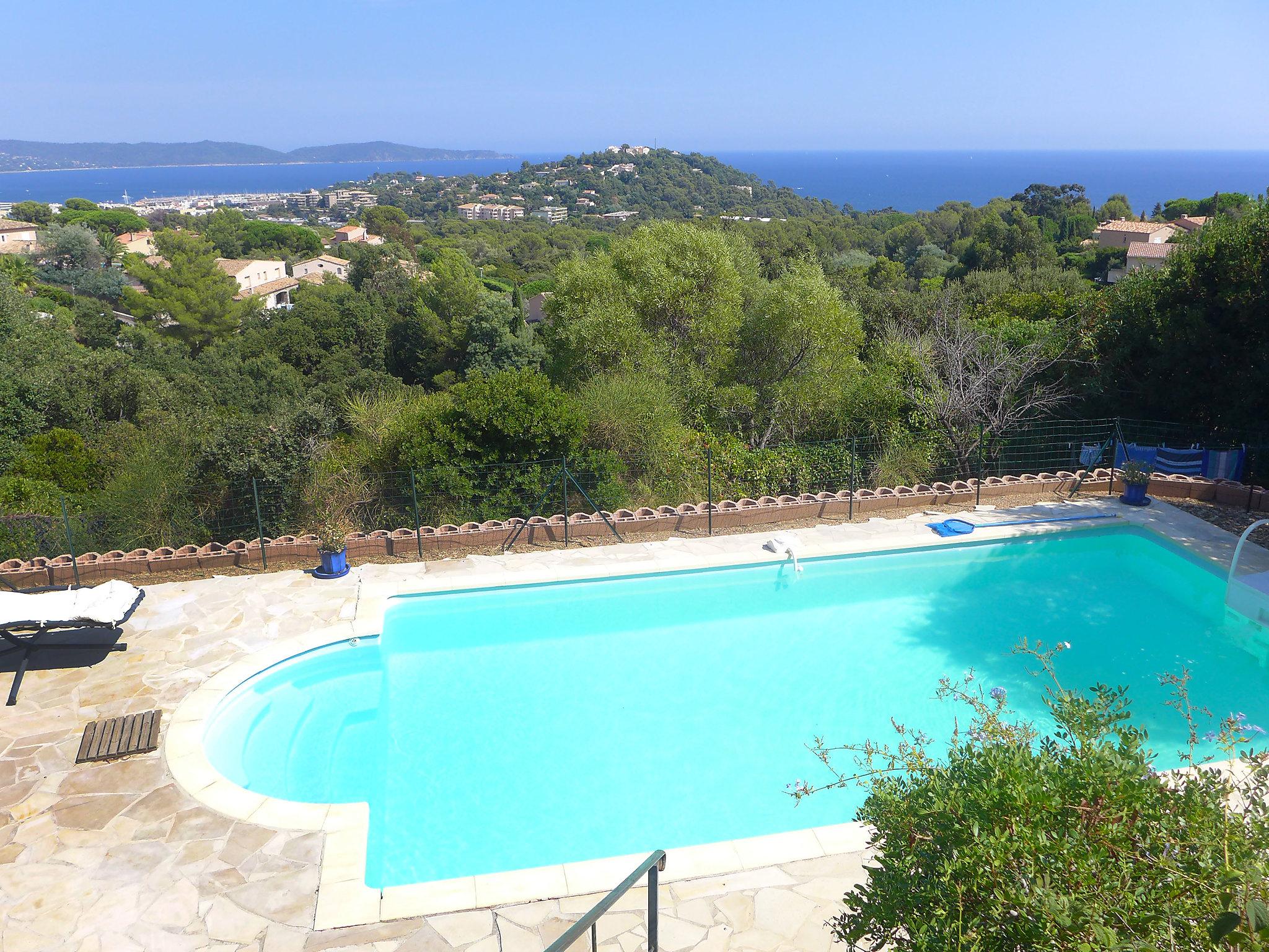 Foto 1 - Casa con 3 camere da letto a Cavalaire-sur-Mer con piscina privata e vista mare