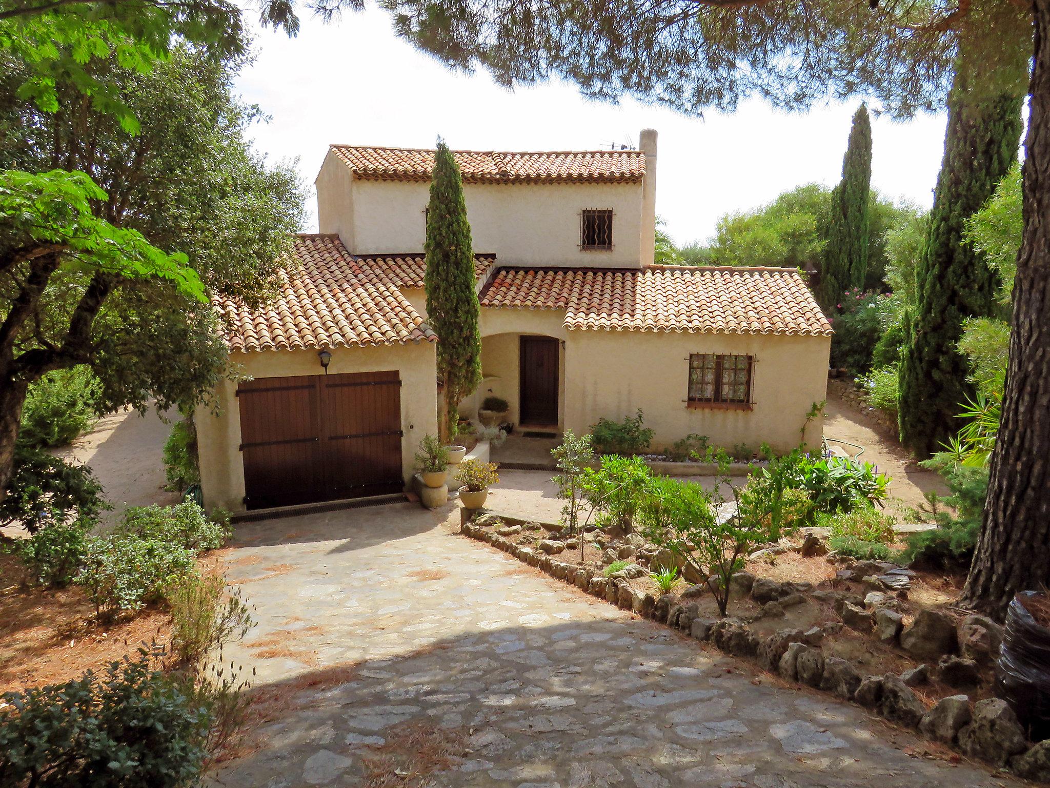 Foto 20 - Casa de 3 quartos em Cavalaire-sur-Mer com piscina privada e terraço