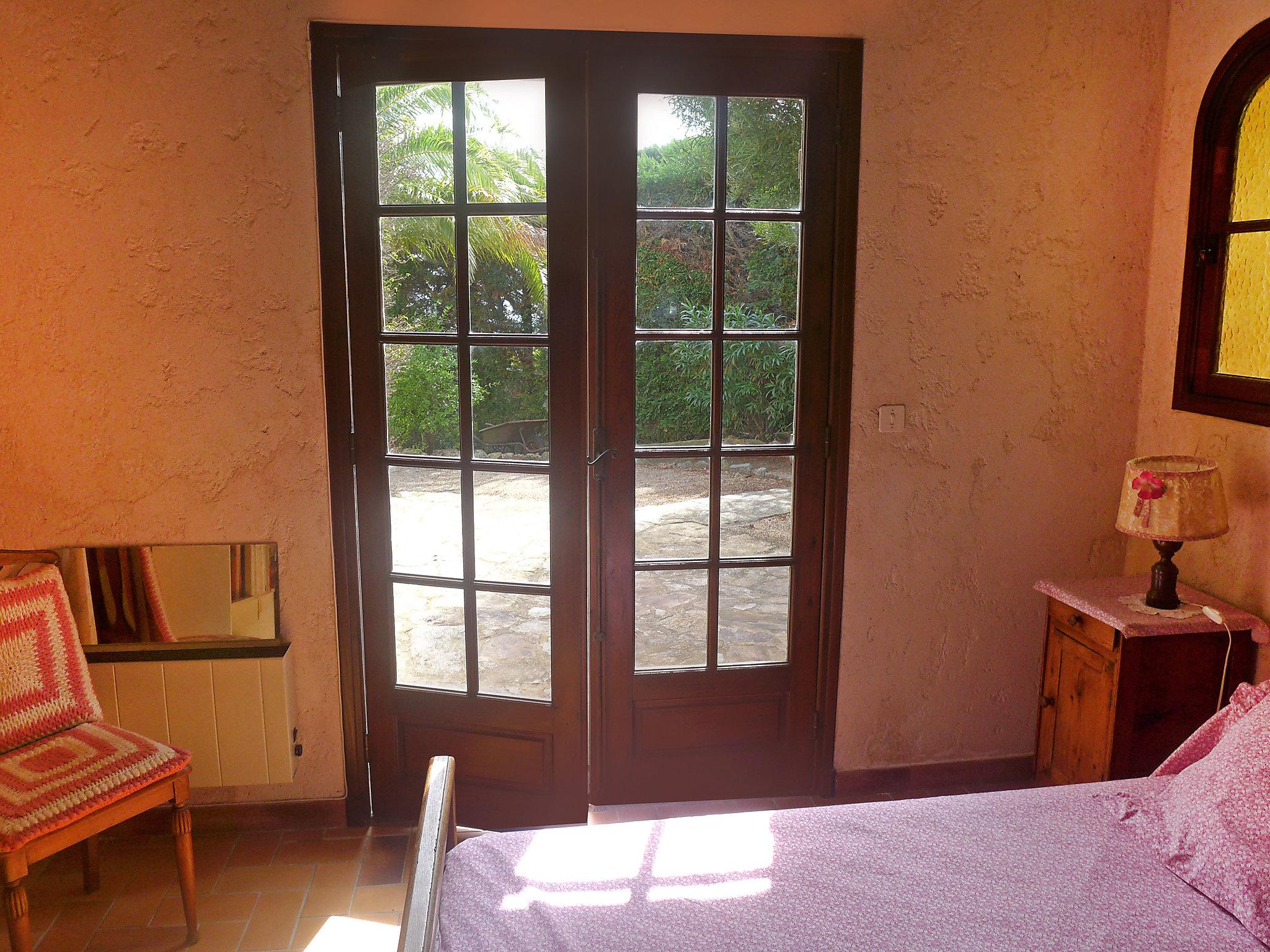 Photo 12 - Maison de 3 chambres à Cavalaire-sur-Mer avec piscine privée et terrasse