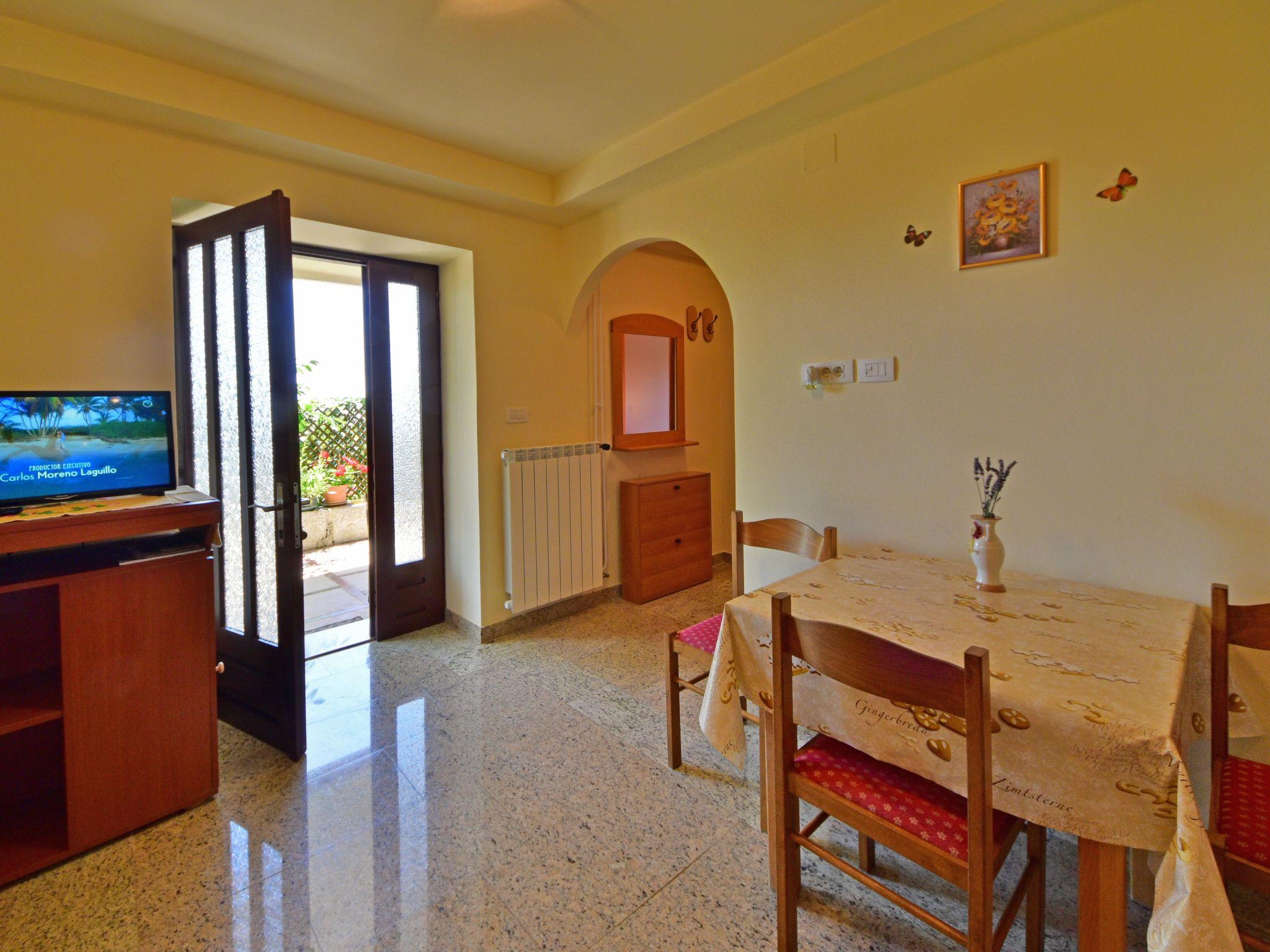 Photo 6 - 1 bedroom Apartment in Opatija with garden and terrace