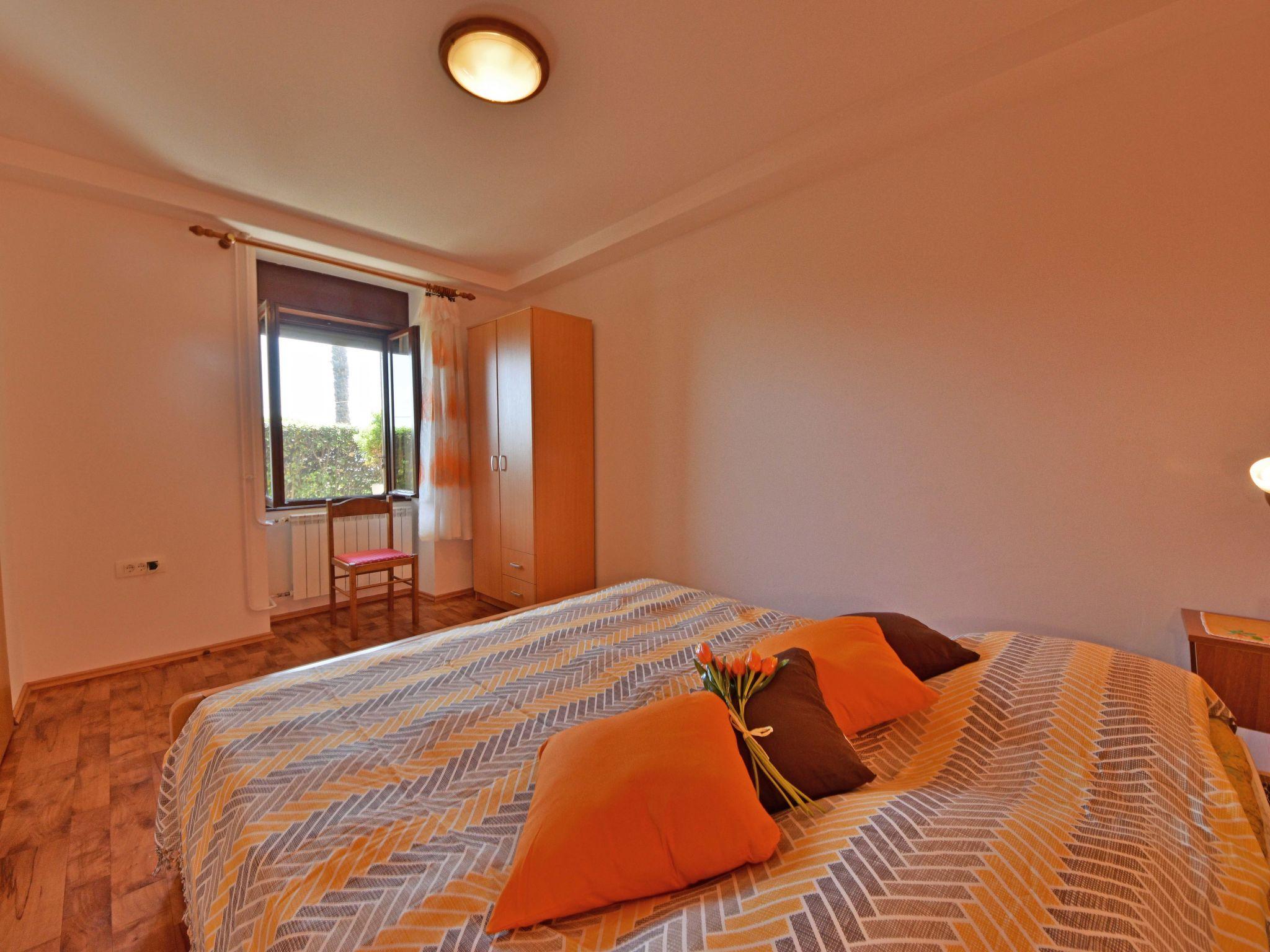 Foto 9 - Apartamento de 1 quarto em Opatija com jardim e terraço