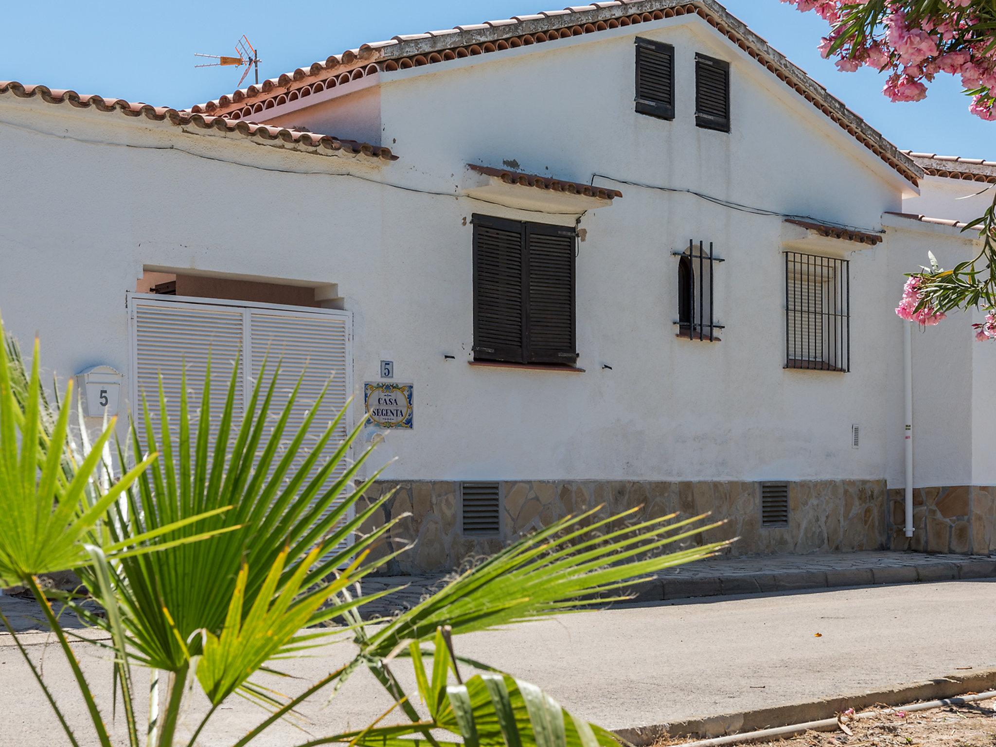 Photo 24 - 2 bedroom House in Cambrils with garden and sea view