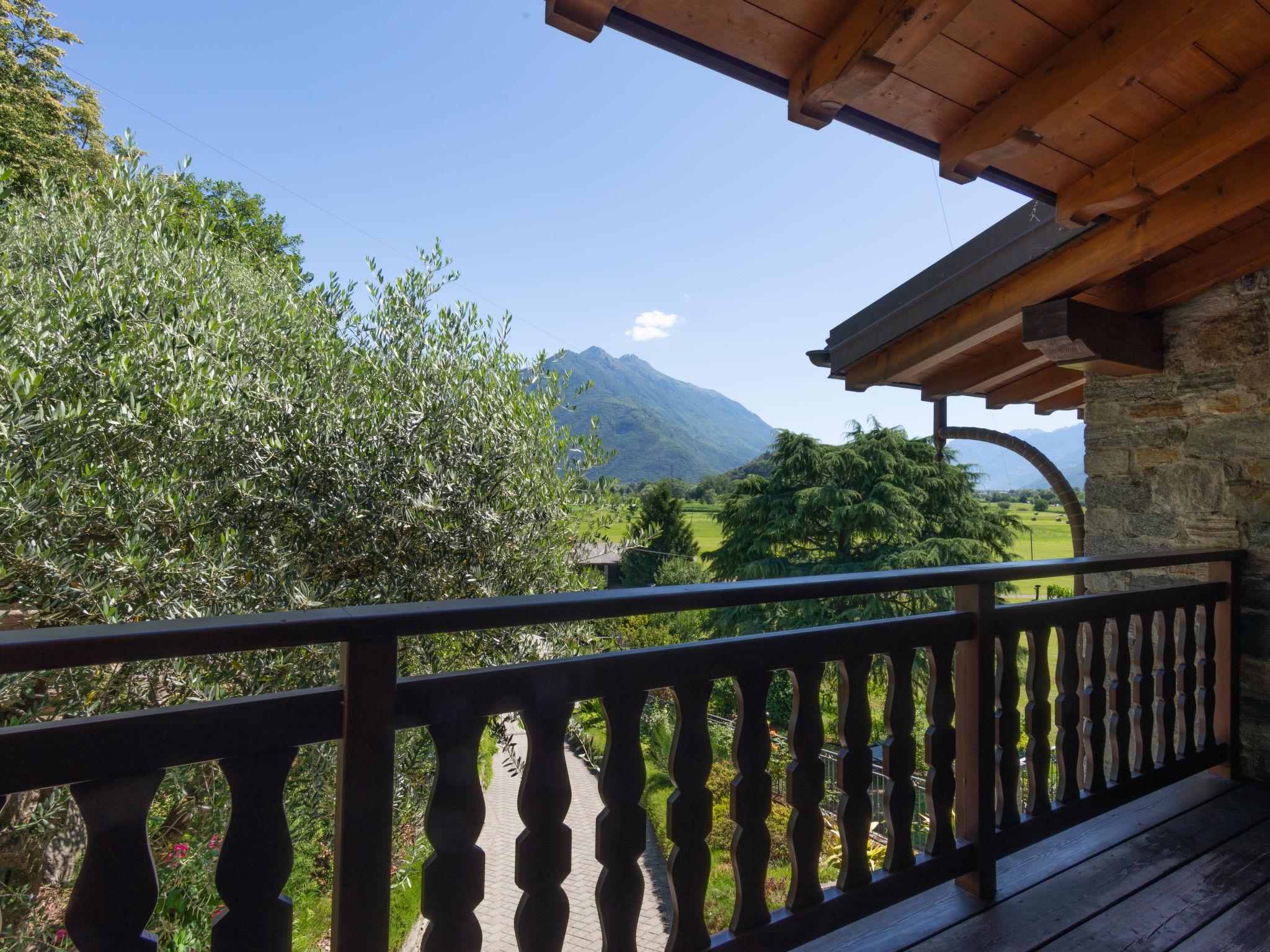 Photo 14 - 2 bedroom Apartment in Colico with garden and mountain view