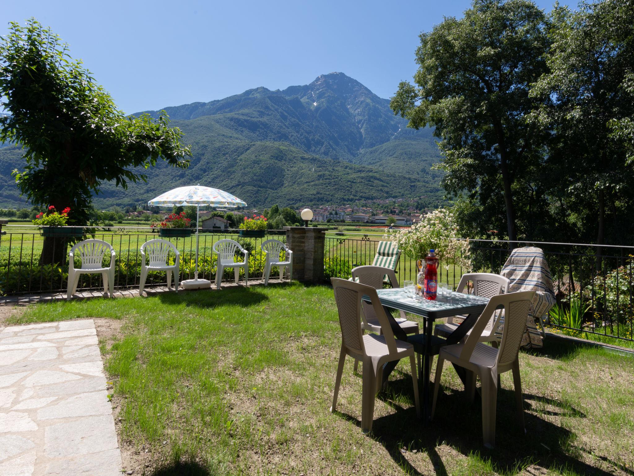 Photo 13 - 2 bedroom Apartment in Colico with garden and mountain view