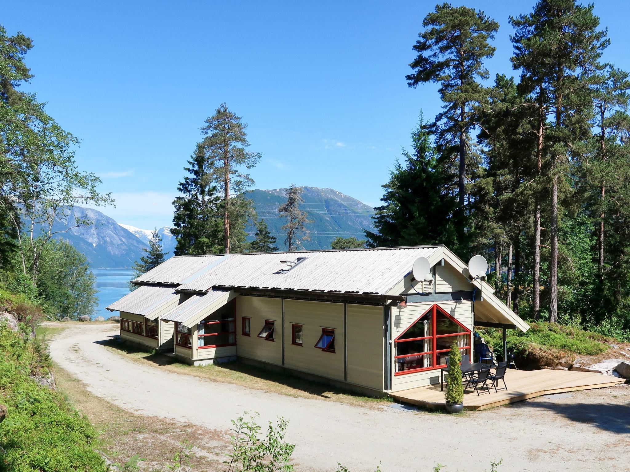 Photo 1 - Maison de 2 chambres à Balestrand avec jardin