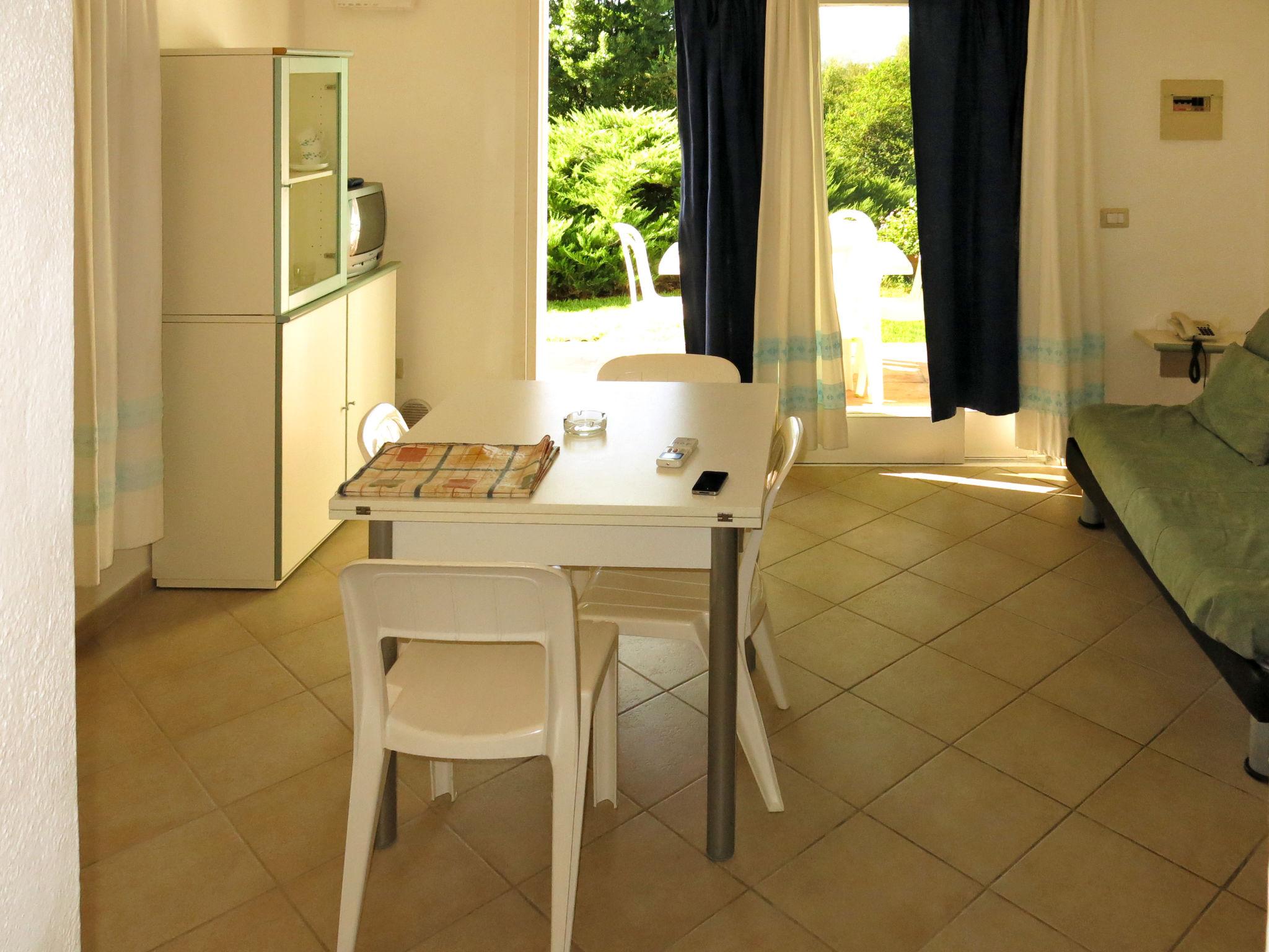 Foto 3 - Apartamento de 1 habitación en Olbia con piscina y vistas al mar