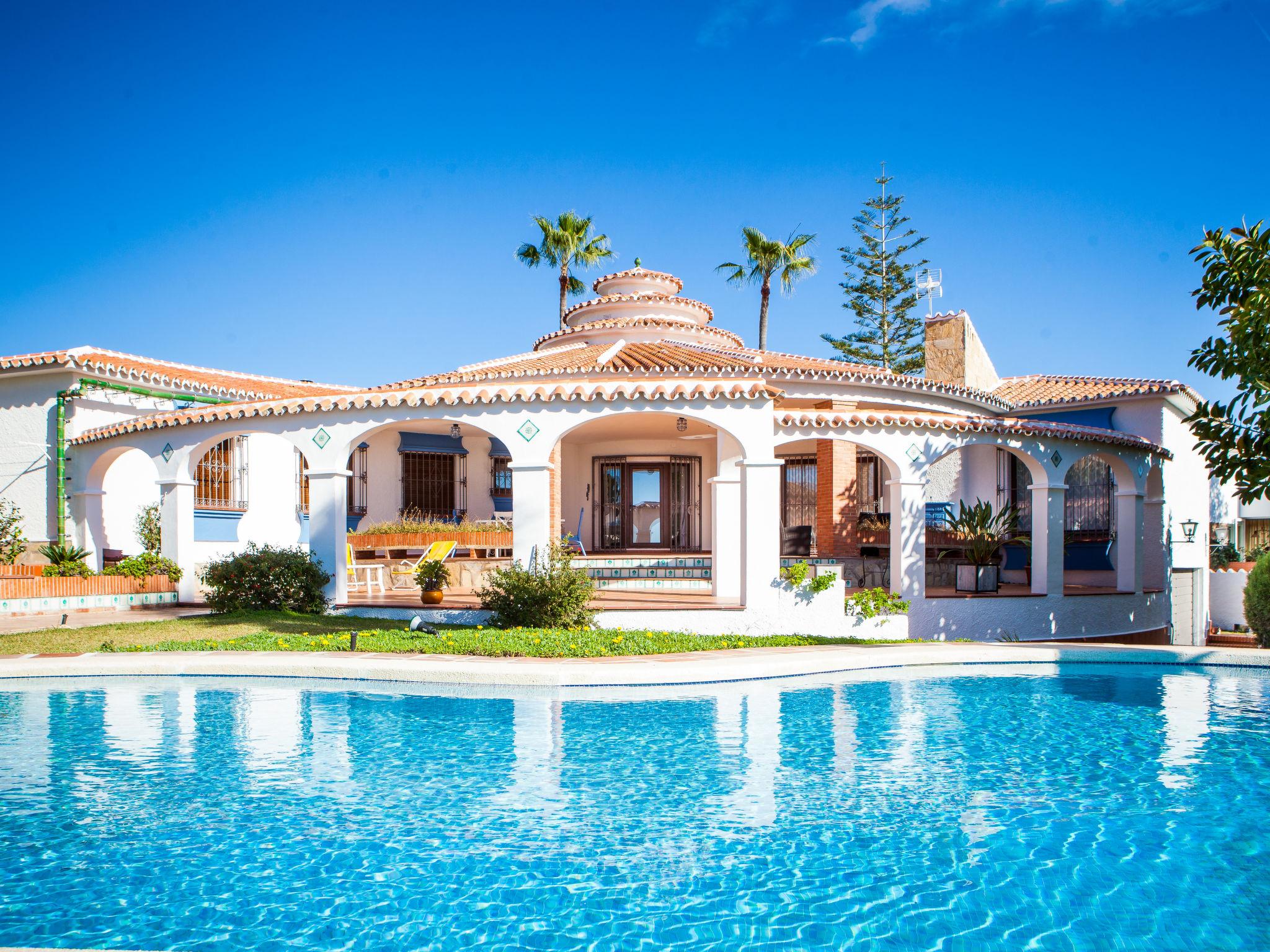 Photo 1 - Maison de 3 chambres à Rincón de la Victoria avec piscine privée et jardin