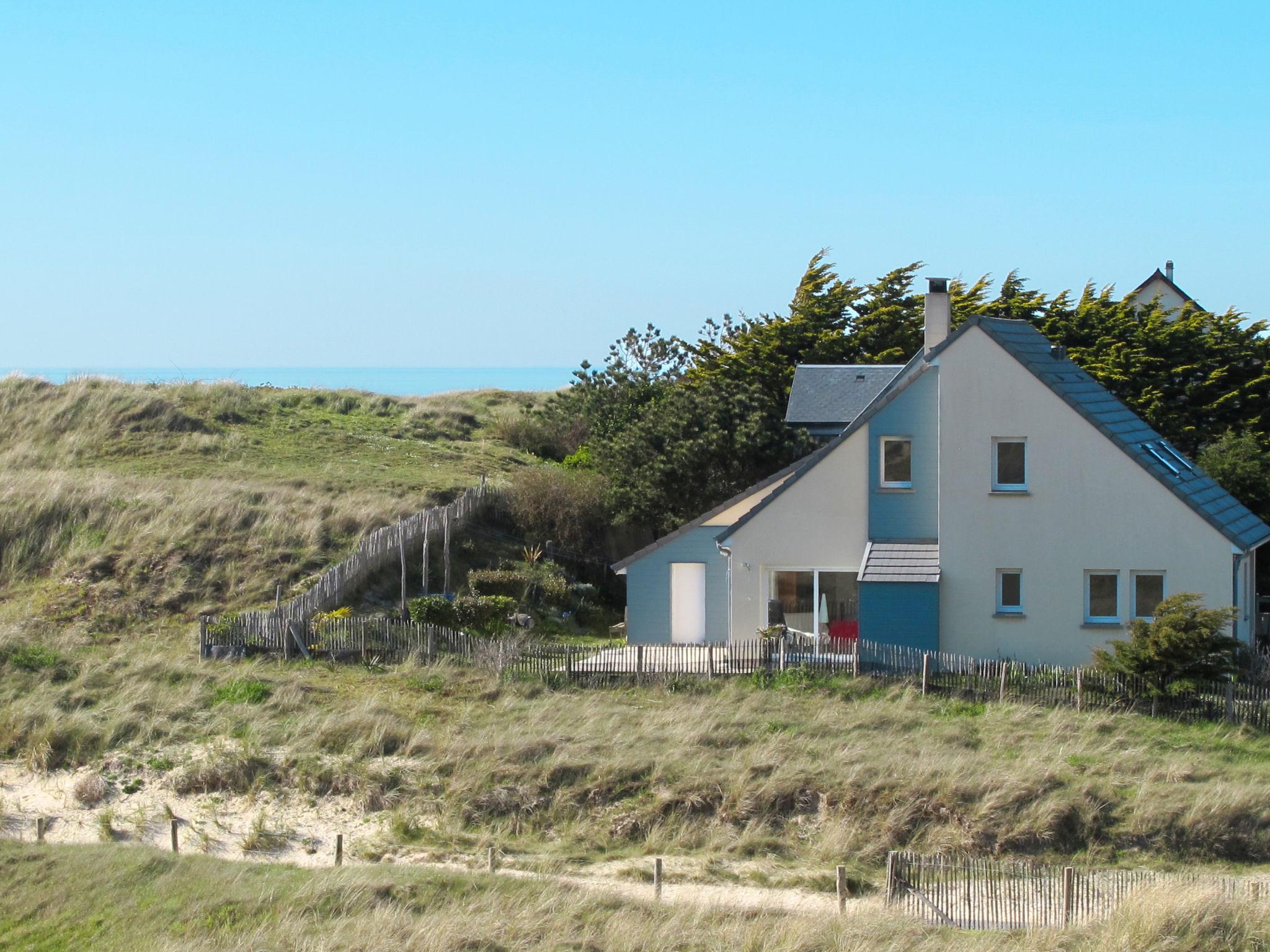 Foto 1 - Haus mit 1 Schlafzimmer in La Haye mit terrasse und blick aufs meer