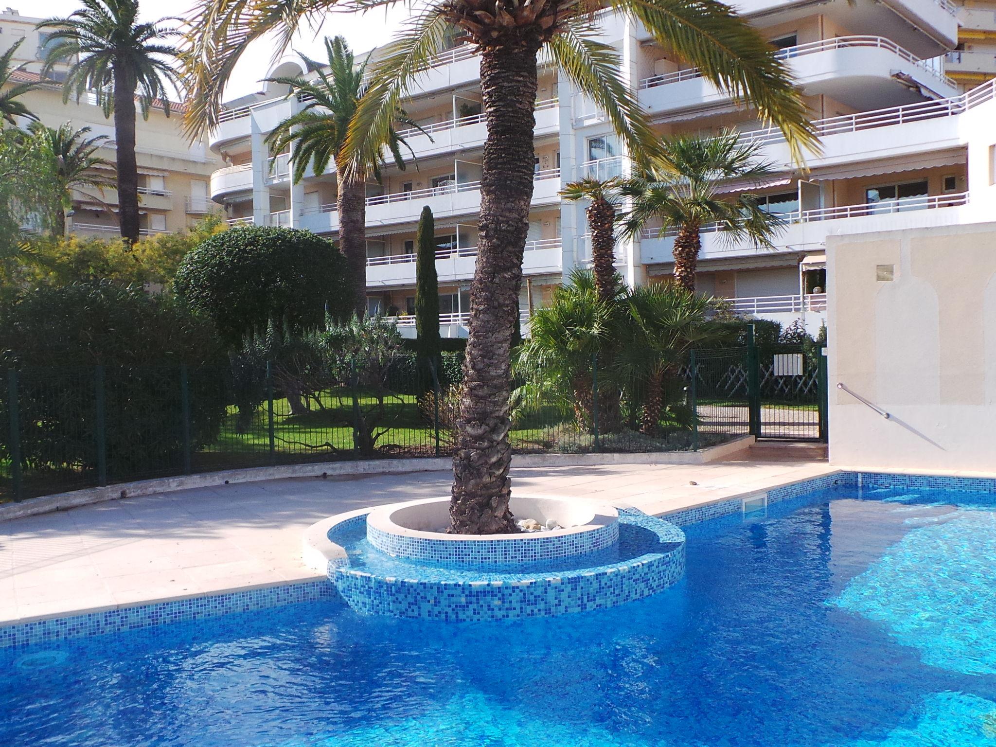 Foto 12 - Apartamento de 1 habitación en Cannes con piscina y vistas al mar