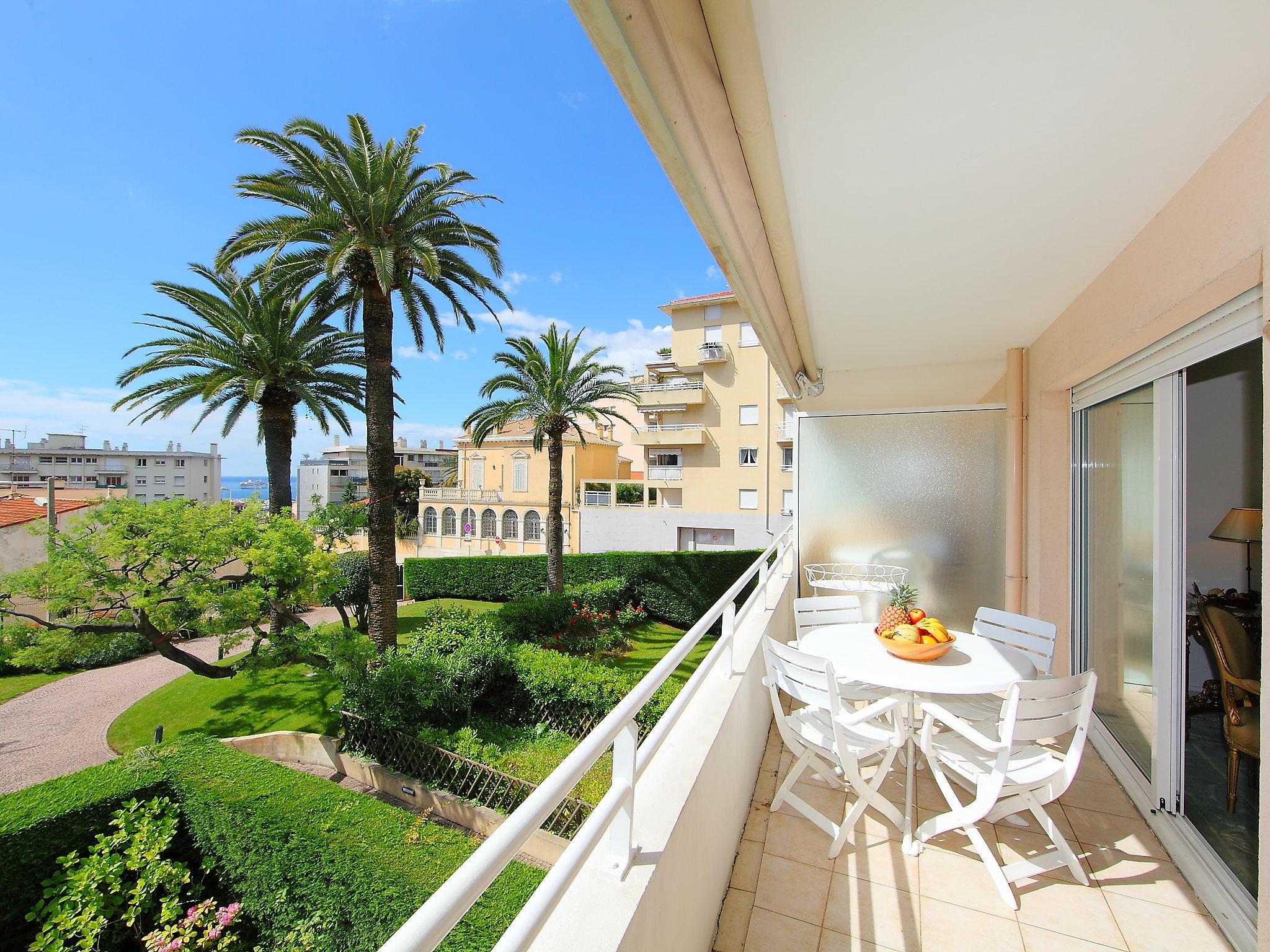 Foto 2 - Apartamento de 1 habitación en Cannes con piscina y vistas al mar