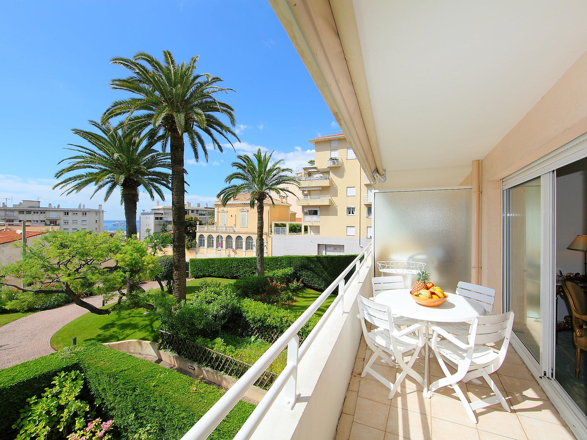 Photo 15 - 1 bedroom Apartment in Cannes with swimming pool and sea view