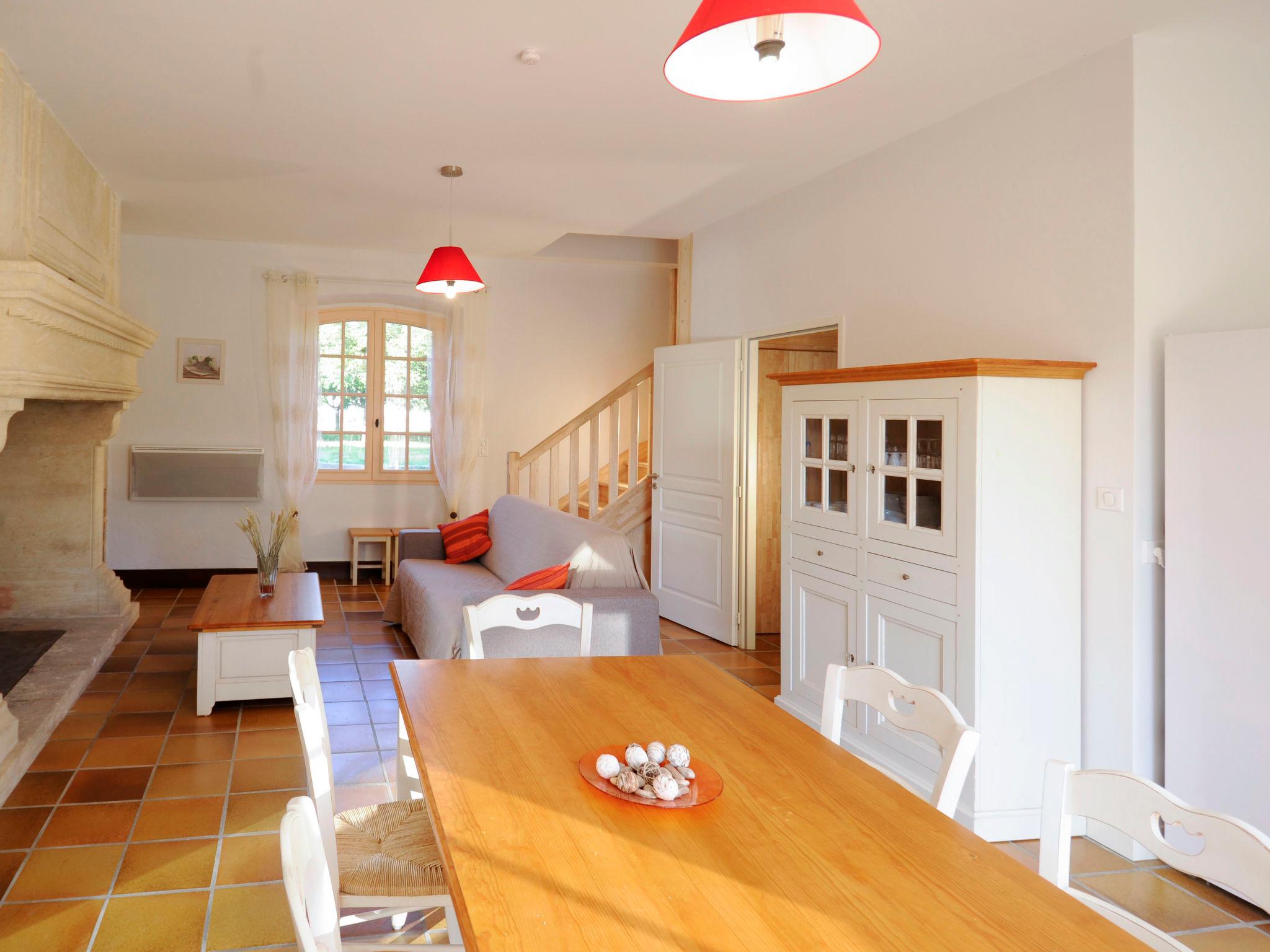 Photo 8 - 3 bedroom Apartment in Saint-Vincent-de-Cosse with swimming pool and garden