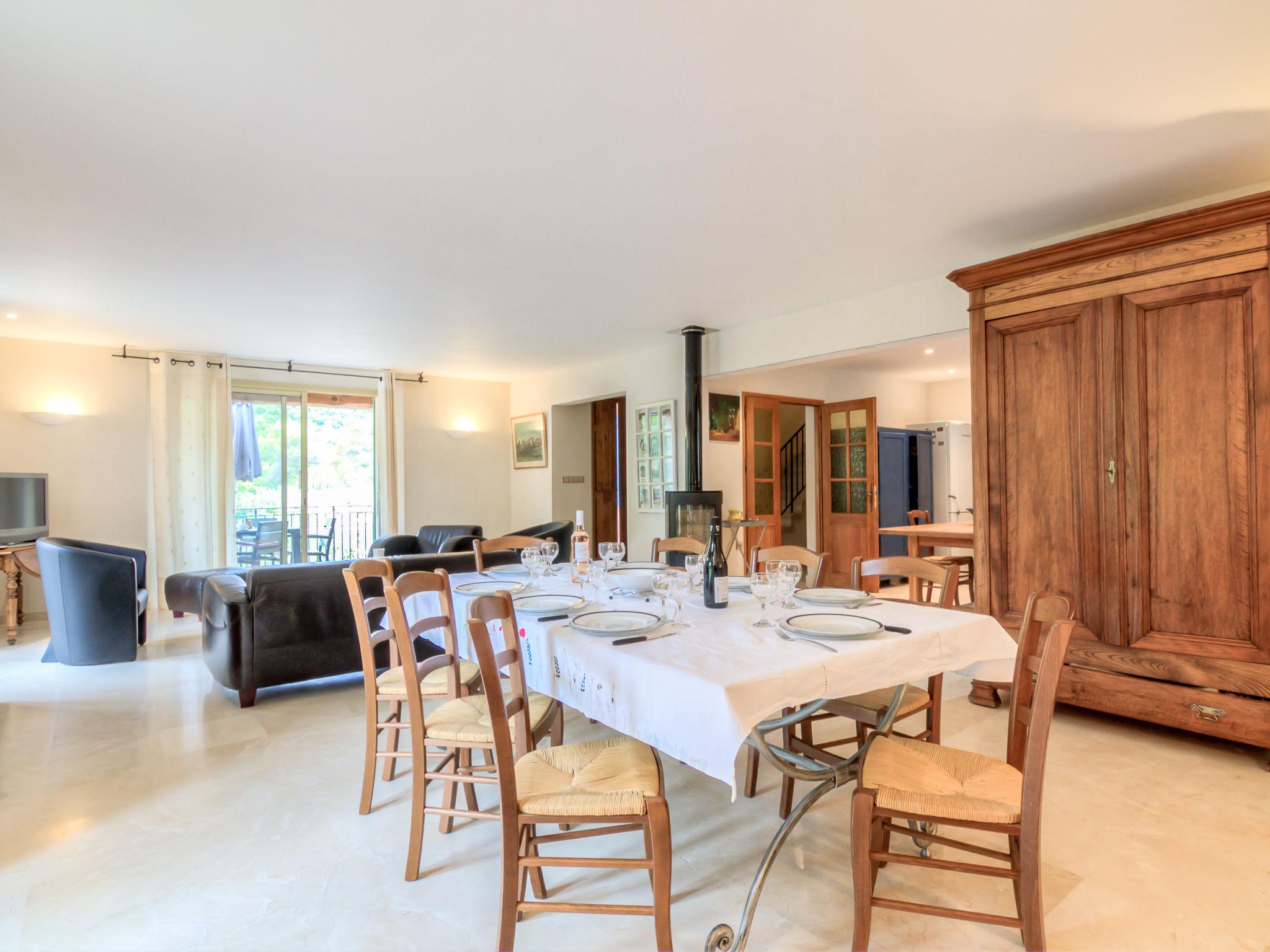 Photo 2 - Maison de 4 chambres à Le Barroux avec piscine privée et jardin