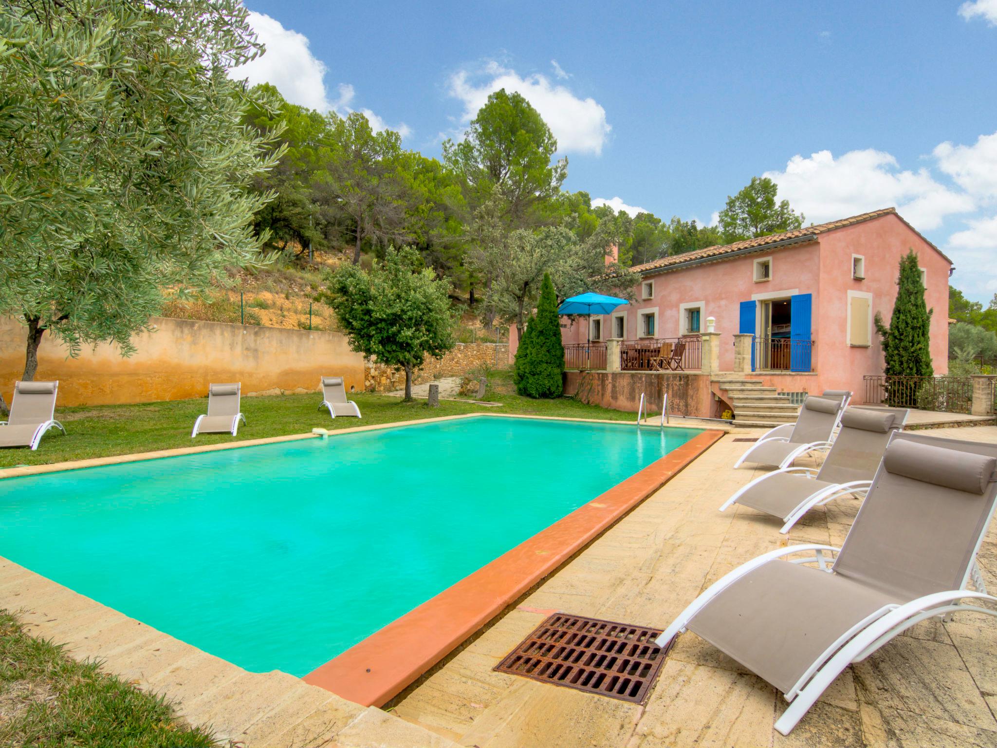 Foto 1 - Casa de 4 habitaciones en Le Barroux con piscina privada y jardín