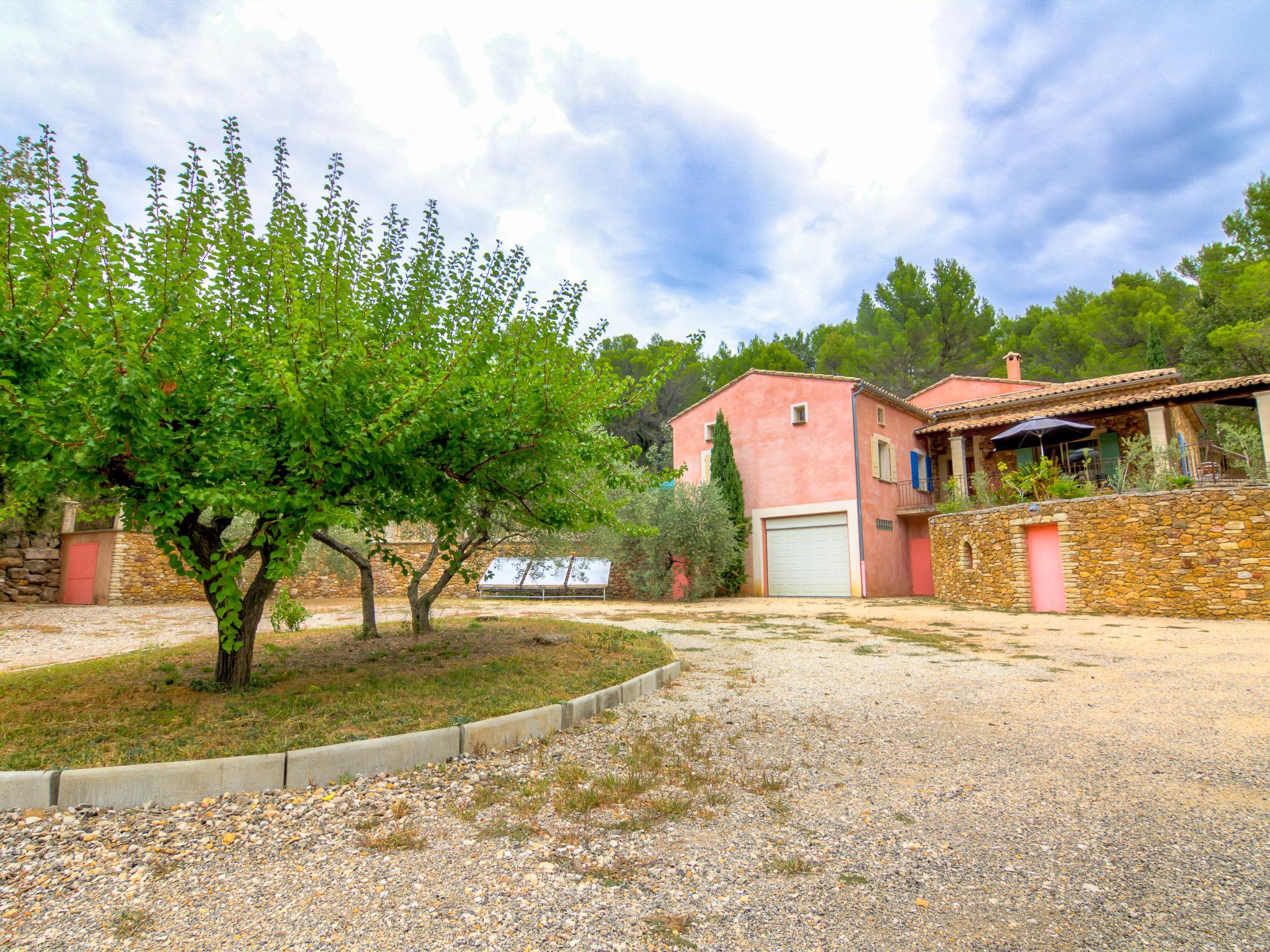 Foto 42 - Haus mit 4 Schlafzimmern in Le Barroux mit privater pool und garten