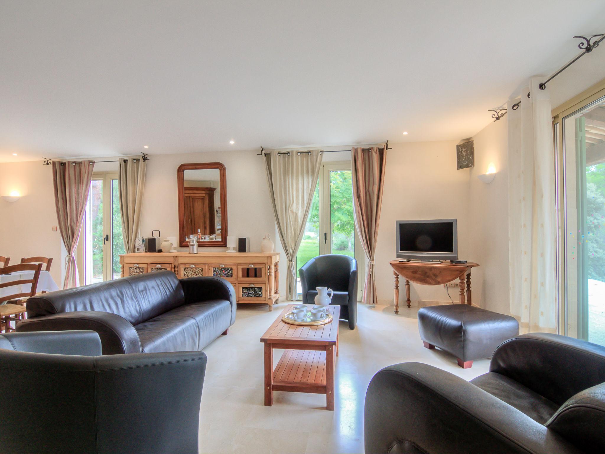 Photo 6 - 4 bedroom House in Le Barroux with private pool and garden