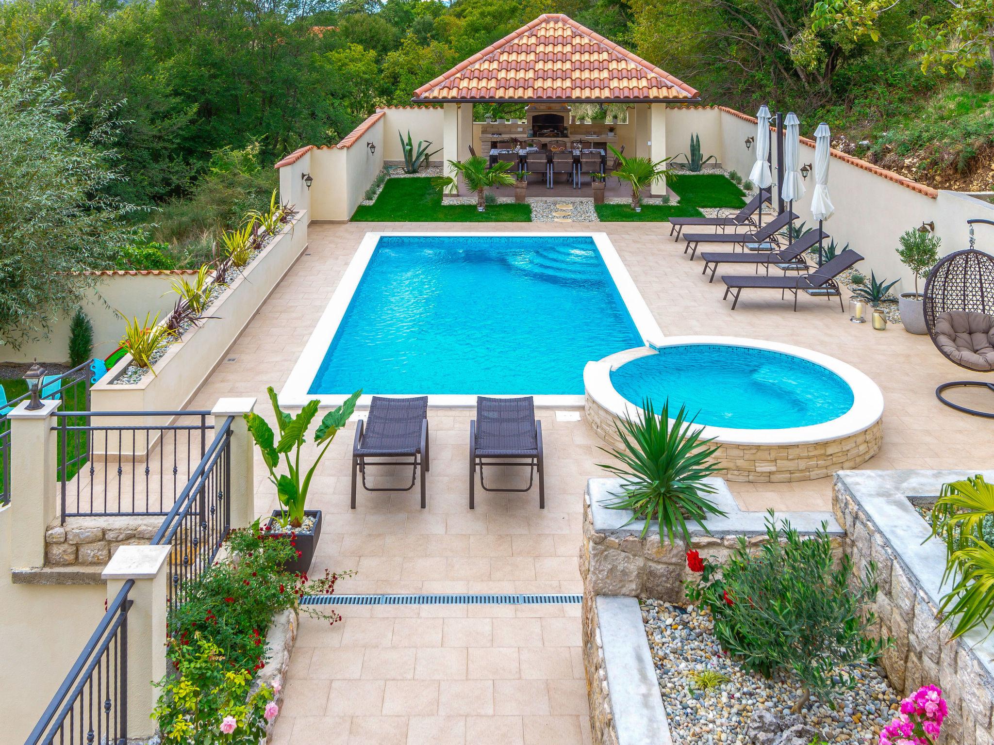 Photo 8 - Maison de 4 chambres à Vinodolska Općina avec piscine privée et jardin