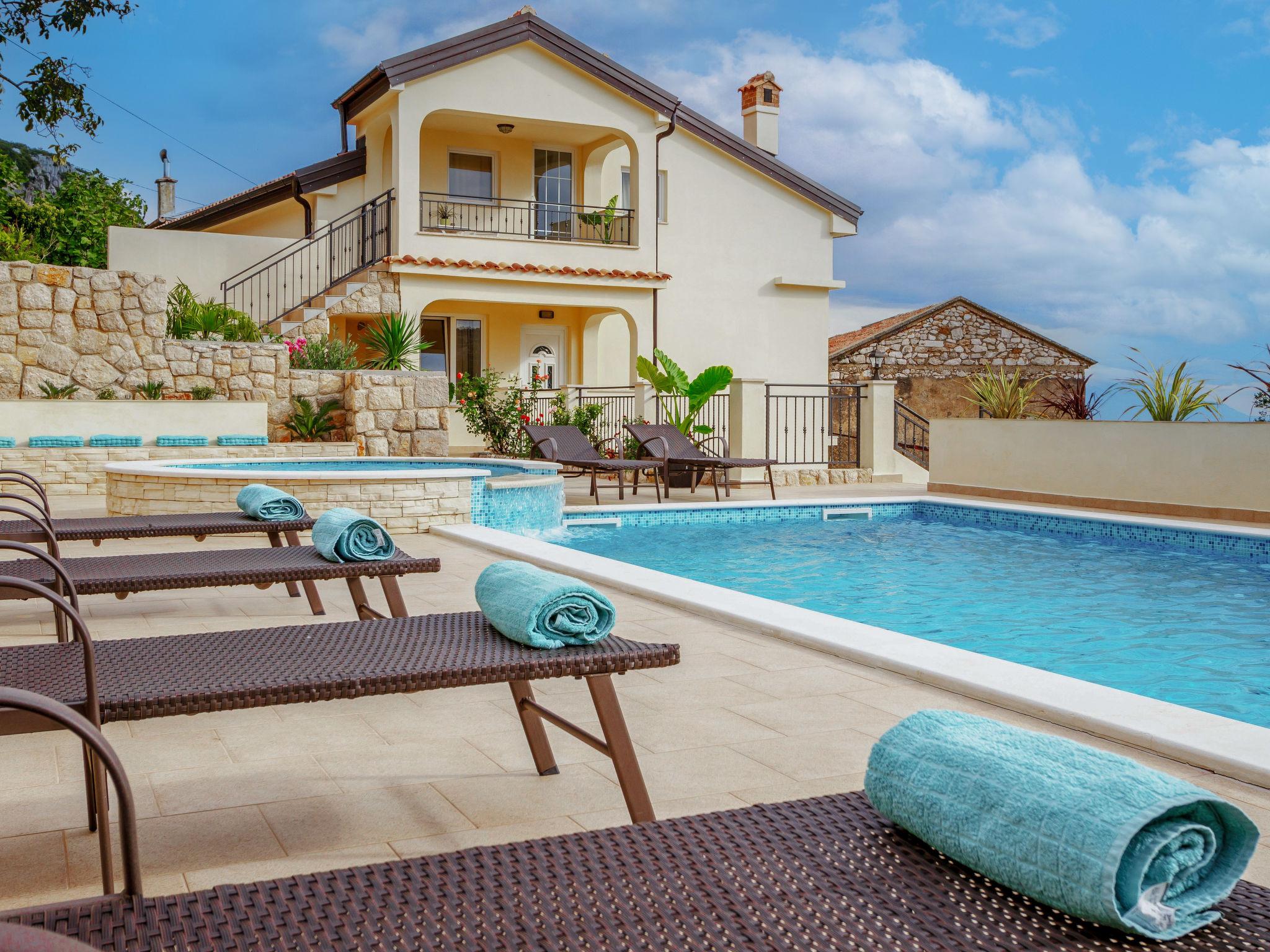 Photo 29 - Maison de 4 chambres à Vinodolska Općina avec piscine privée et jardin