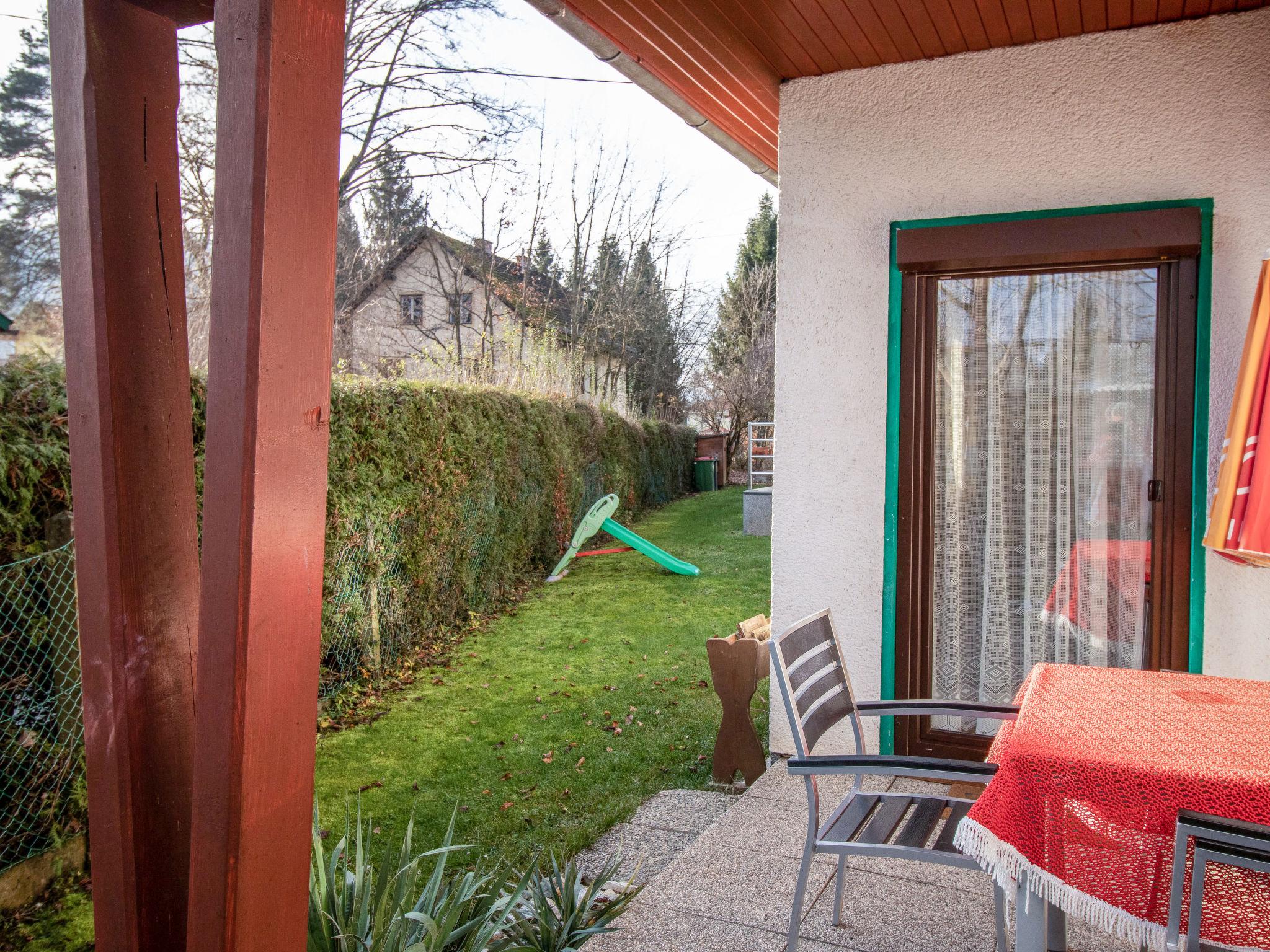 Photo 2 - Maison de 2 chambres à Sankt Kanzian am Klopeiner See avec terrasse et vues sur la montagne