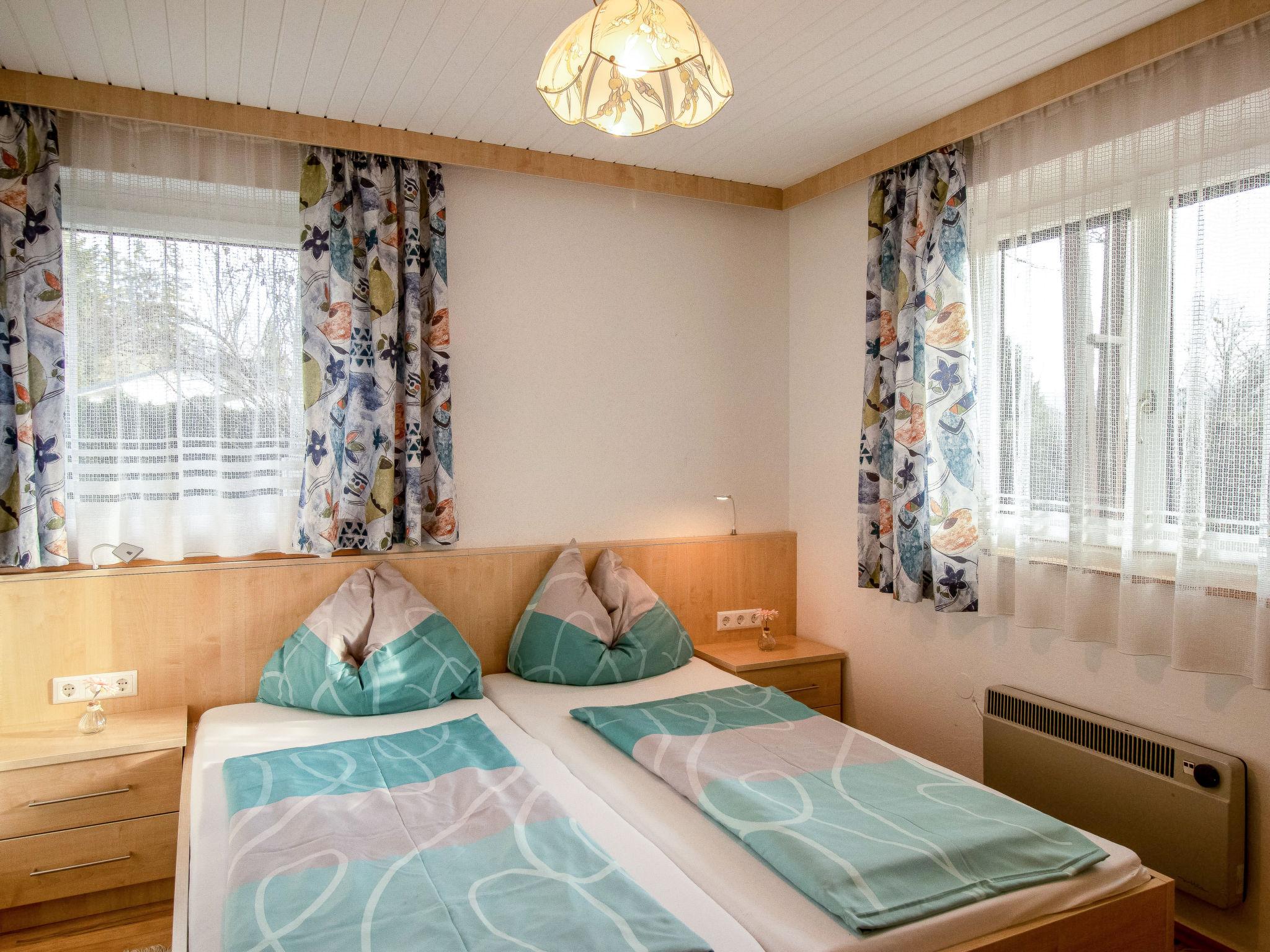 Foto 5 - Casa con 2 camere da letto a Sankt Kanzian am Klopeiner See con terrazza e vista sulle montagne