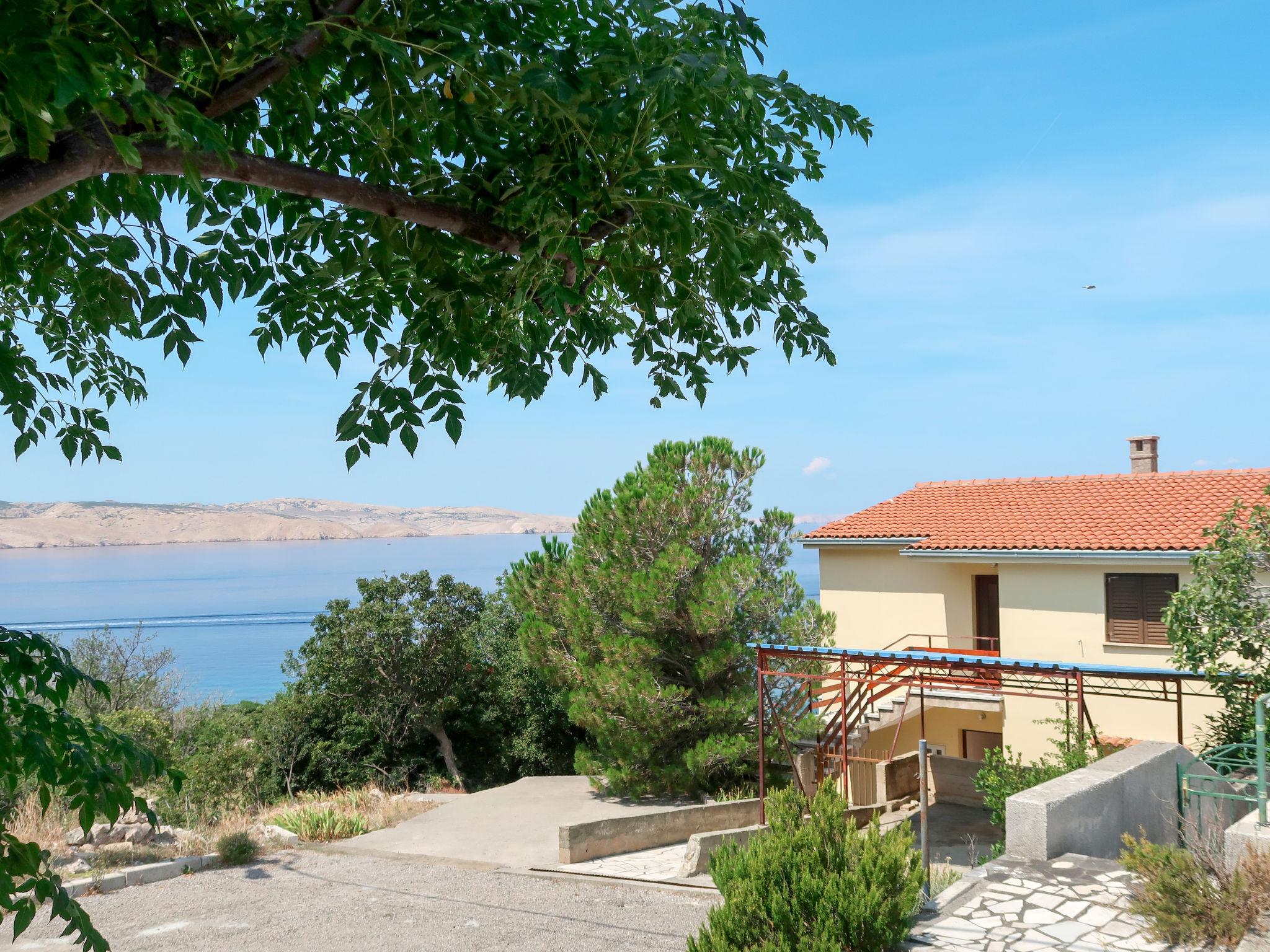 Photo 3 - Maison de 5 chambres à Senj avec jardin et terrasse