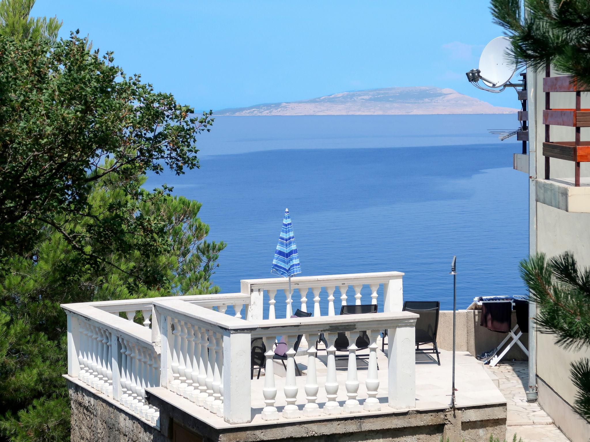 Foto 4 - Casa de 5 quartos em Senj com terraço e vistas do mar