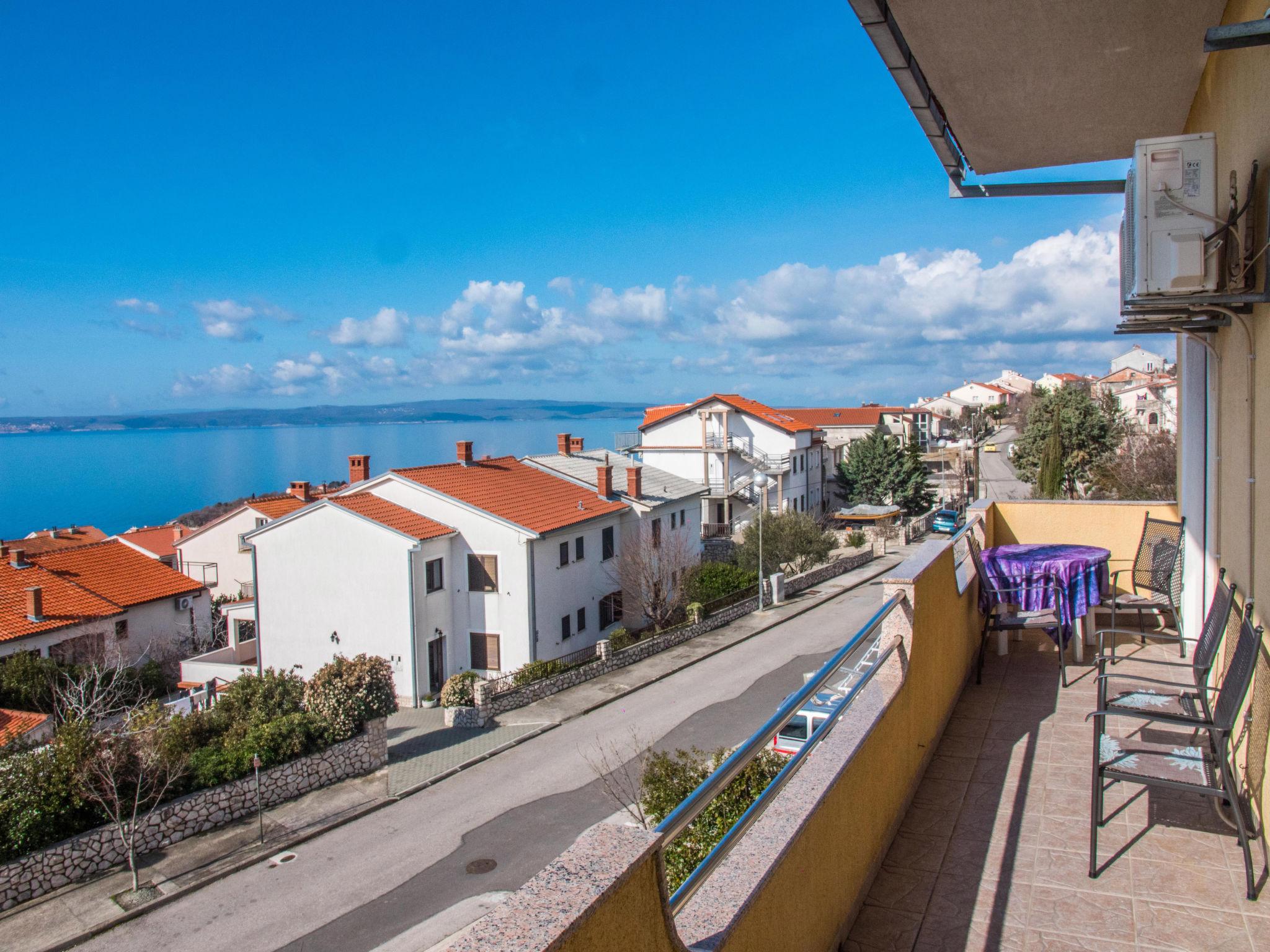 Foto 3 - Apartamento de 2 habitaciones en Novi Vinodolski con terraza y vistas al mar