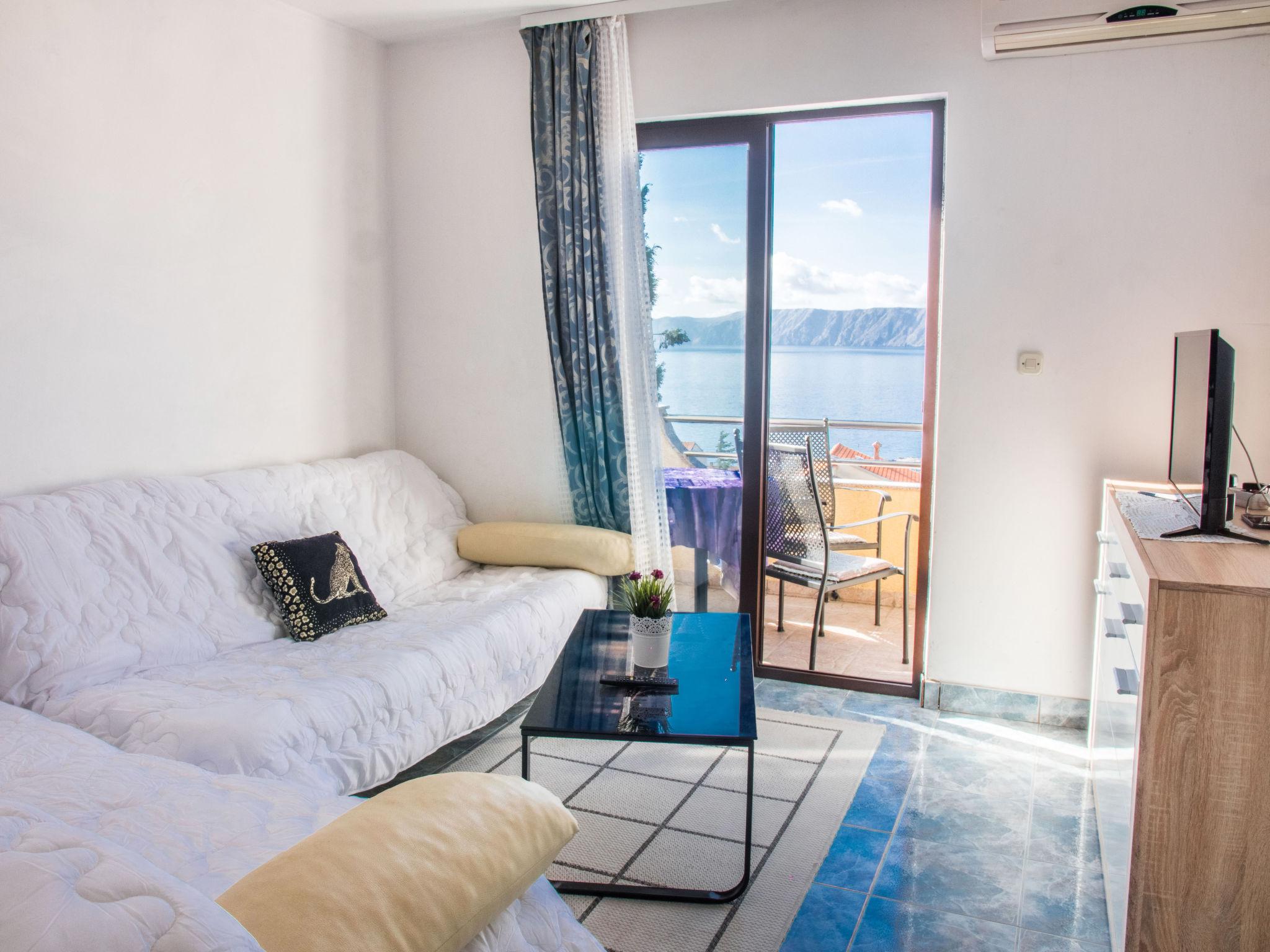 Photo 2 - Appartement de 2 chambres à Novi Vinodolski avec terrasse et vues à la mer