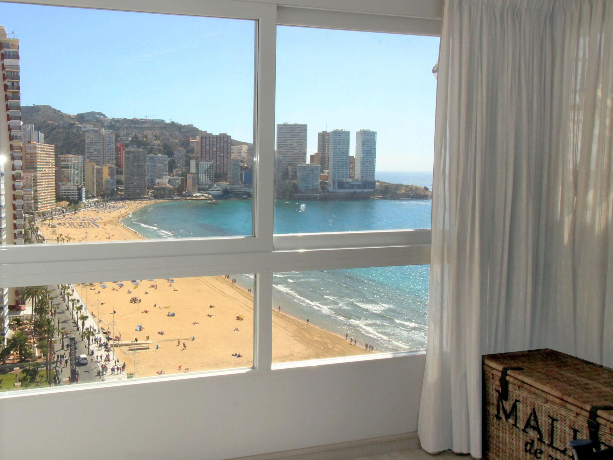 Foto 6 - Apartment mit 3 Schlafzimmern in Benidorm mit schwimmbad