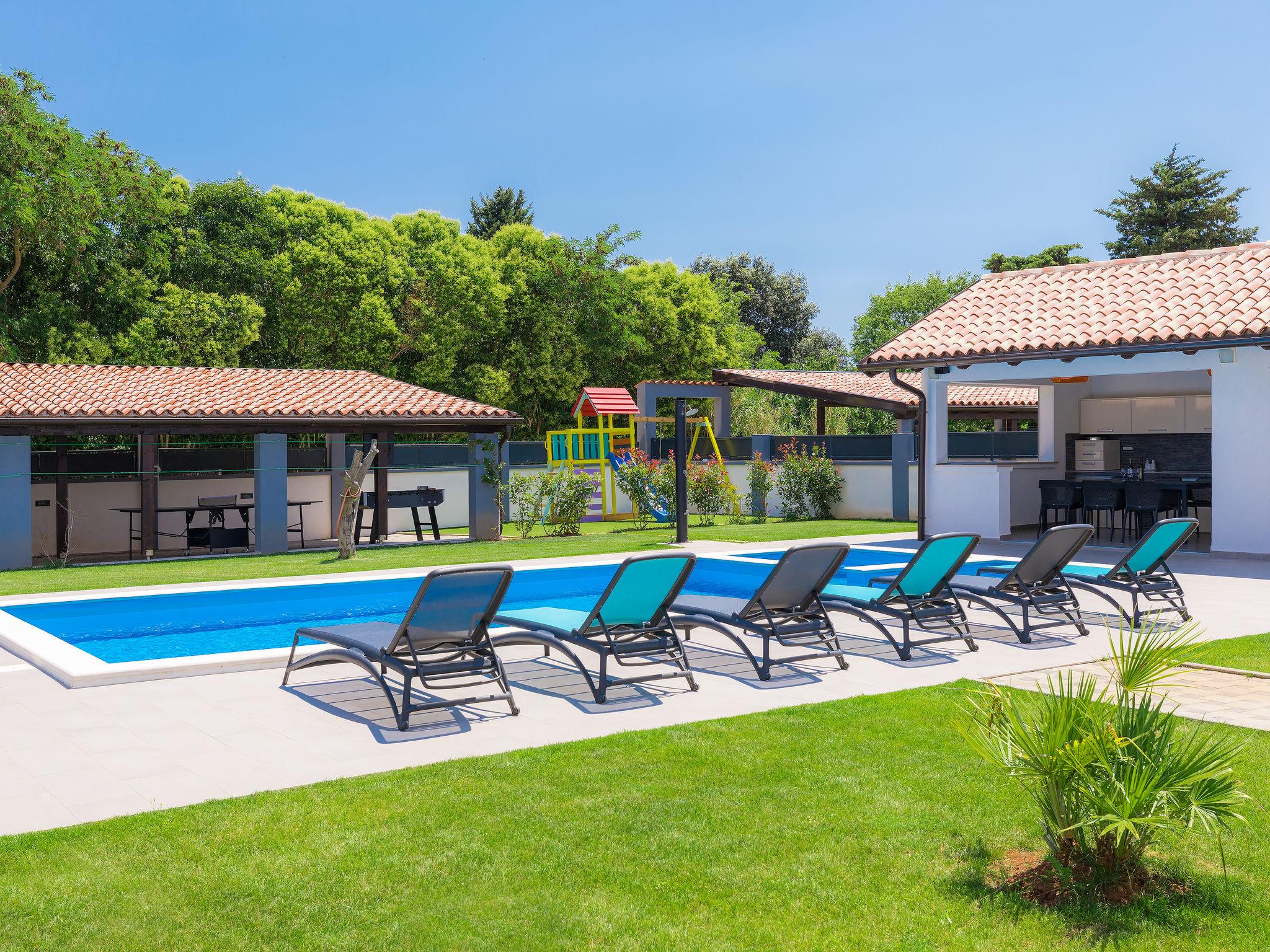 Photo 28 - Maison de 6 chambres à Ližnjan avec piscine privée et jardin