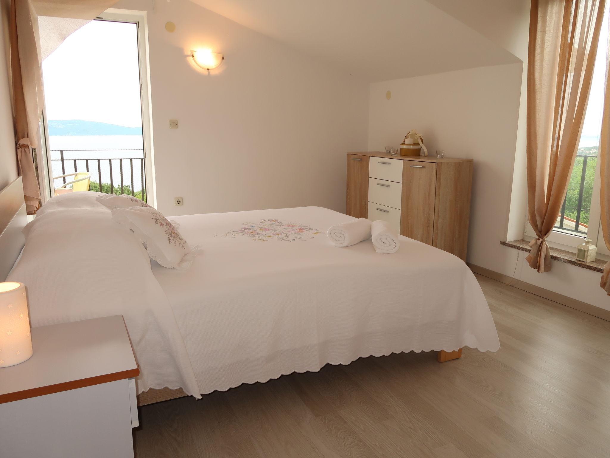 Foto 20 - Apartamento de 2 habitaciones en Raša con vistas al mar