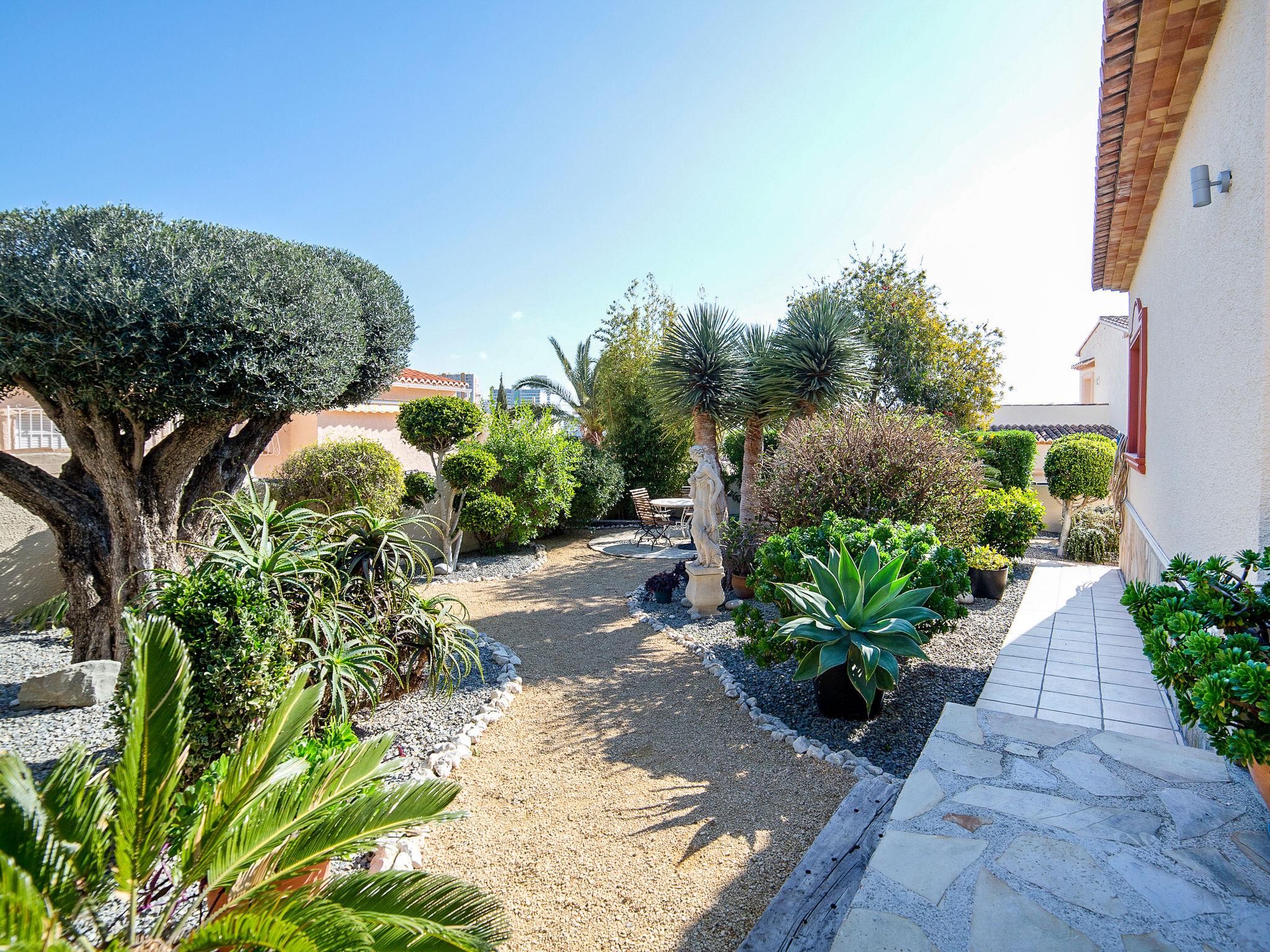 Photo 31 - 4 bedroom House in Calp with private pool and garden