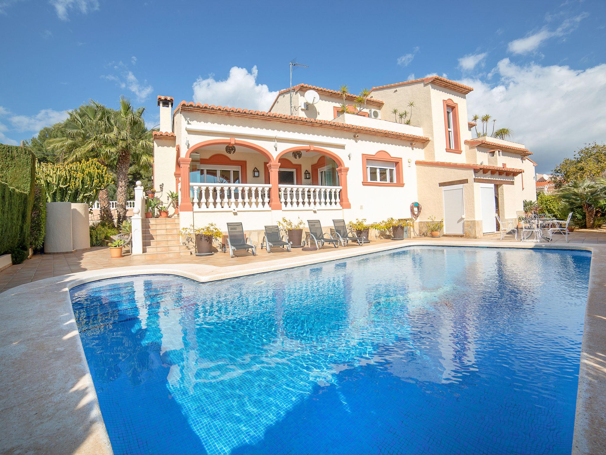 Foto 20 - Casa de 4 quartos em Calp com piscina privada e vistas do mar