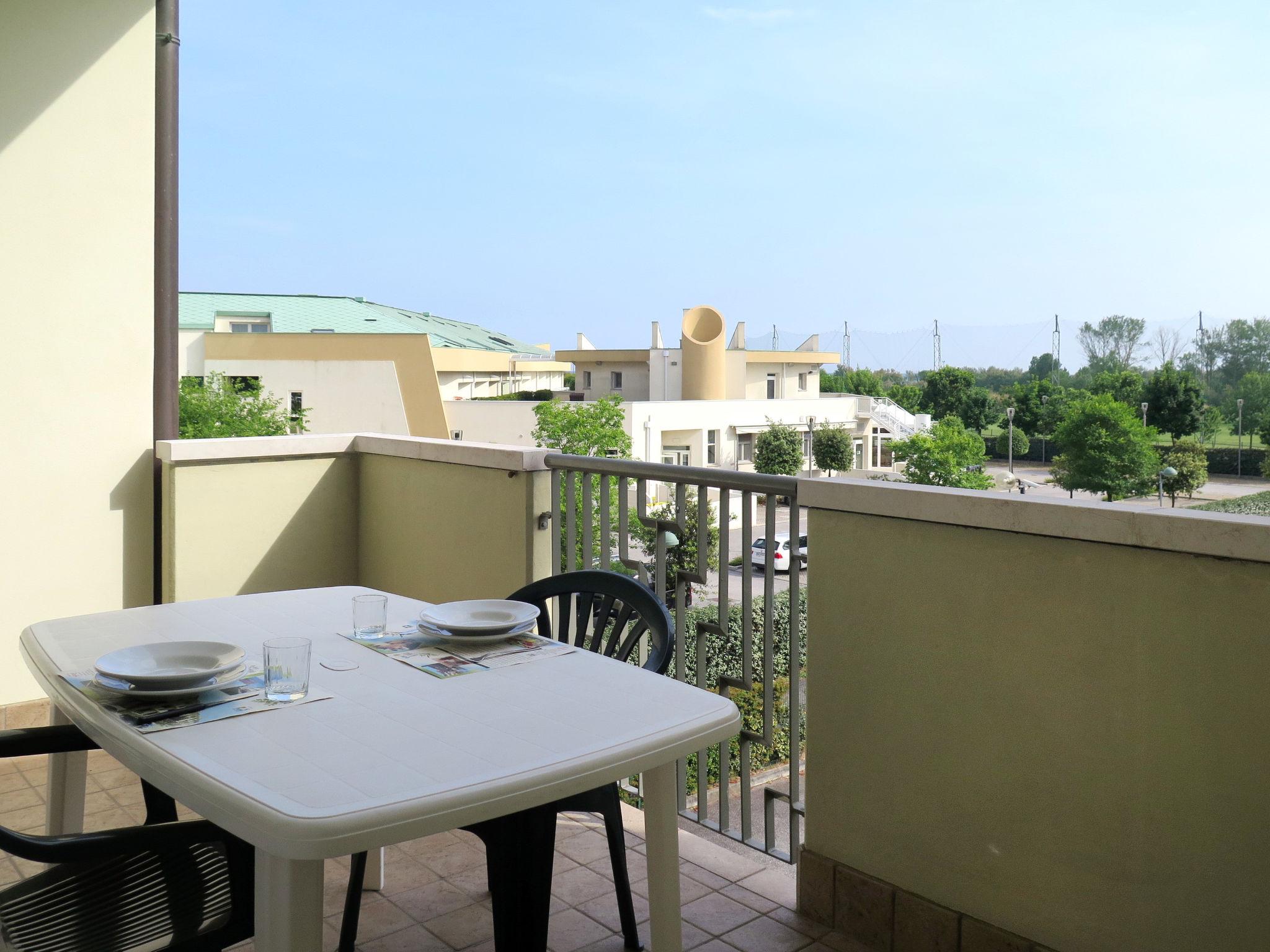 Photo 19 - 1 bedroom Apartment in Caorle with terrace and sea view