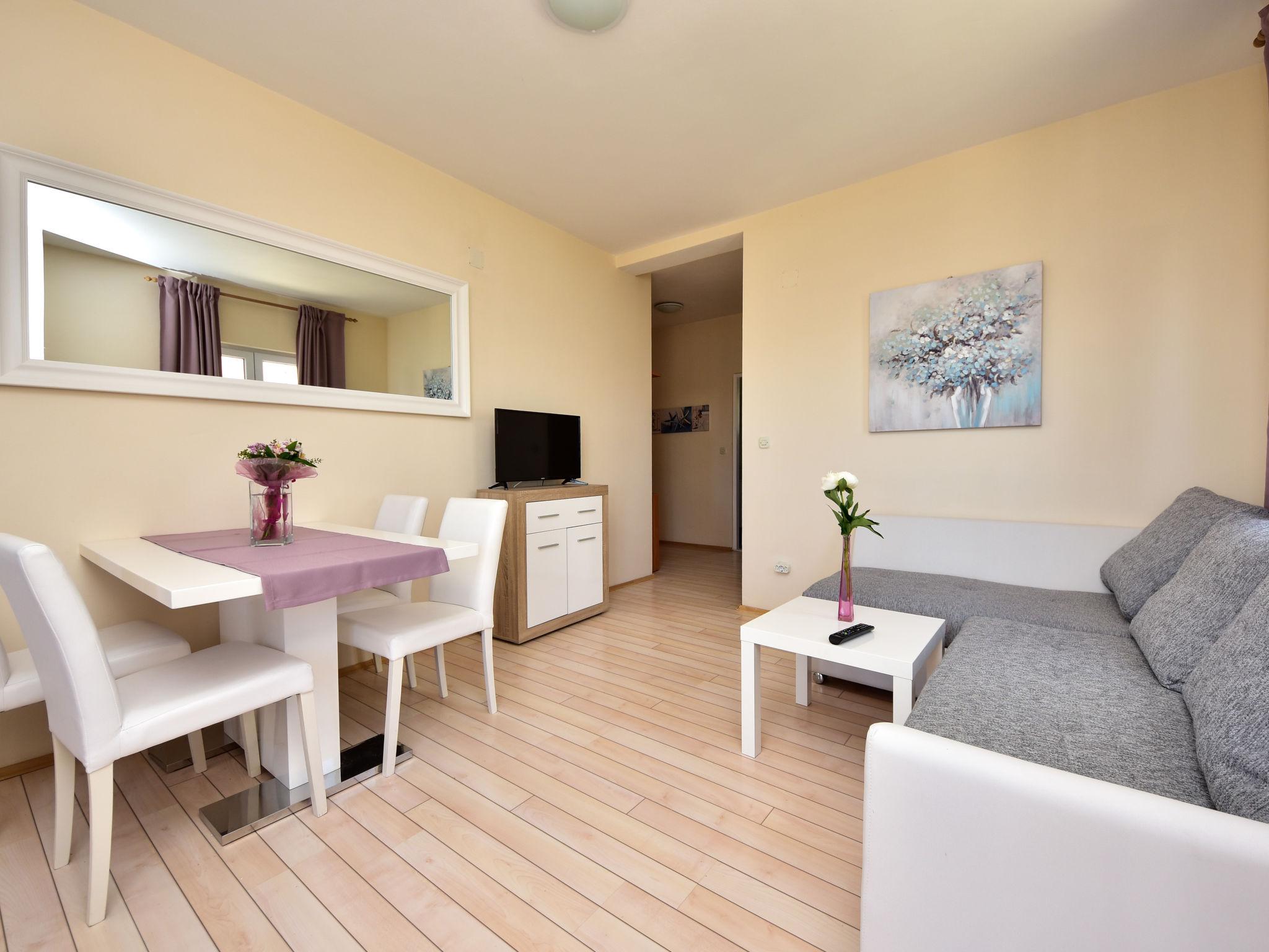 Photo 4 - 1 bedroom Apartment in Pag with swimming pool and terrace