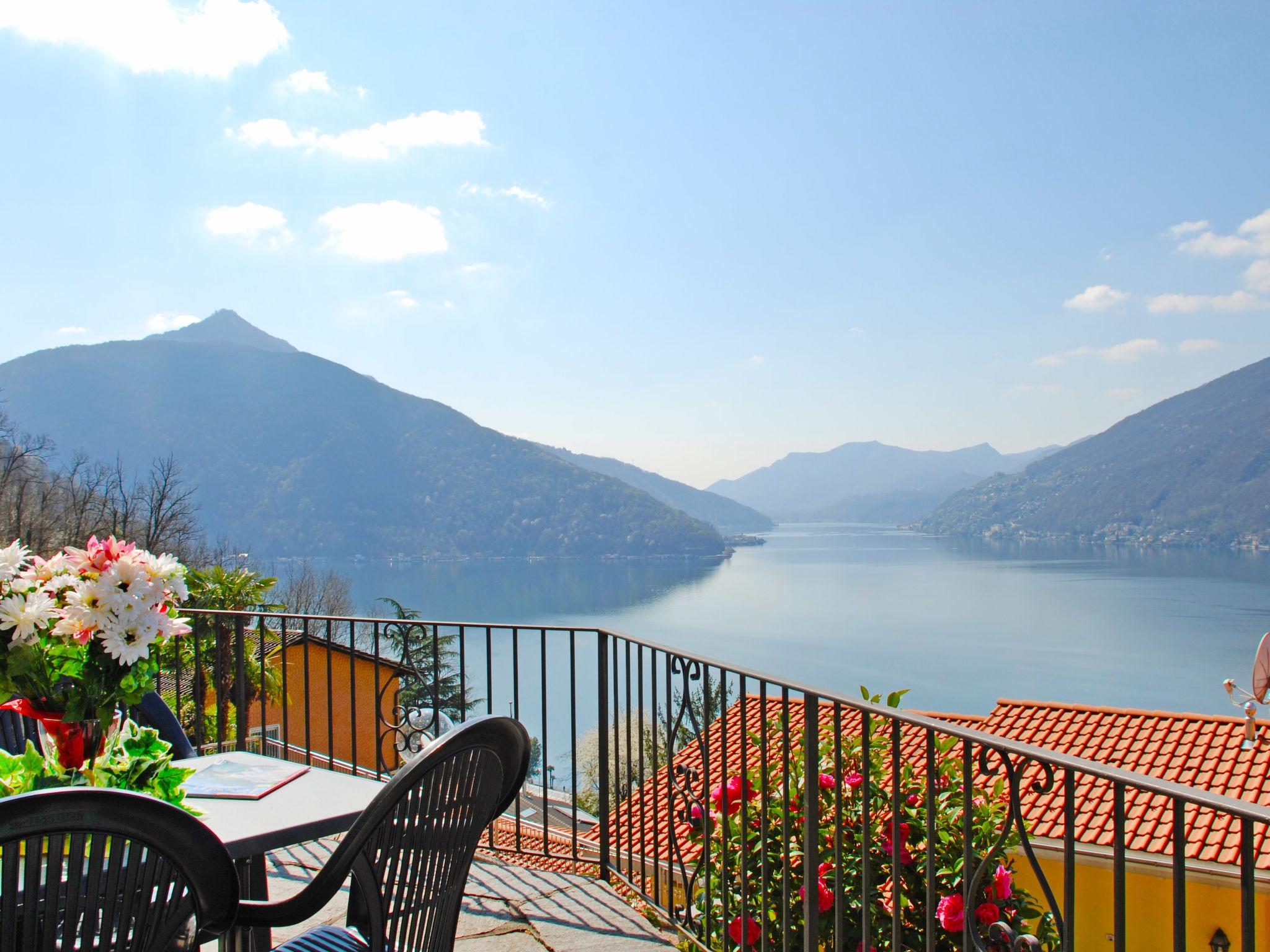 Foto 2 - Appartamento con 2 camere da letto a Bissone con piscina e vista sulle montagne