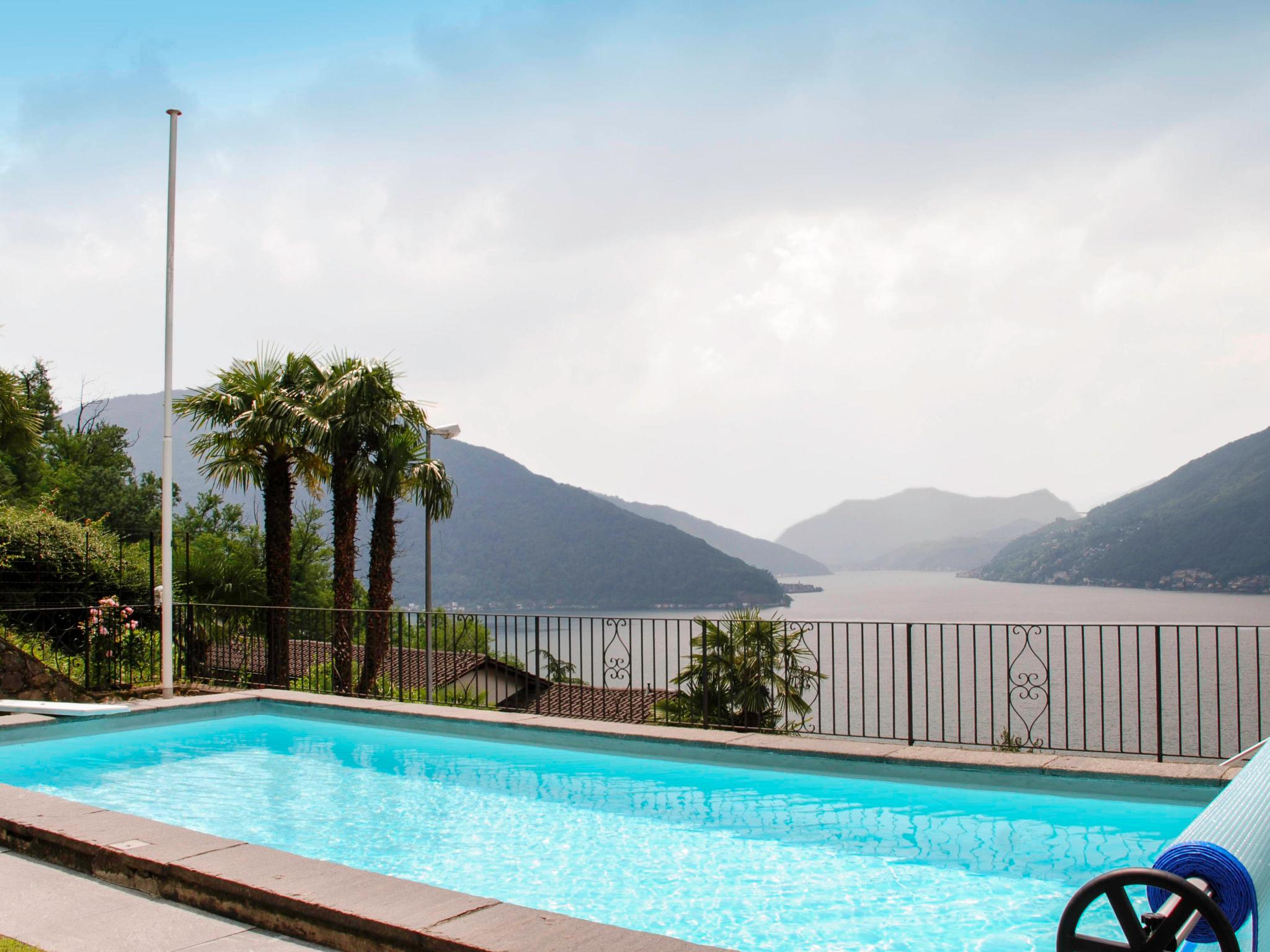 Photo 6 - 2 bedroom Apartment in Bissone with swimming pool and mountain view