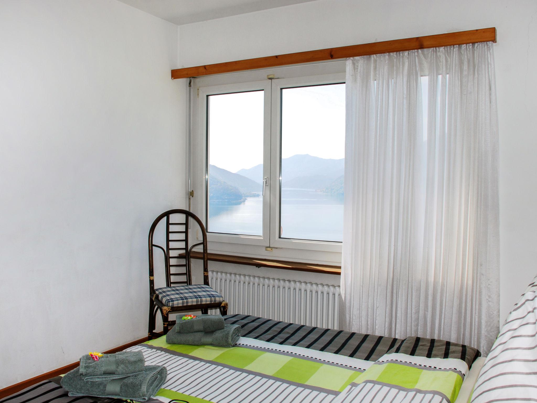 Foto 17 - Appartamento con 2 camere da letto a Bissone con piscina e vista sulle montagne