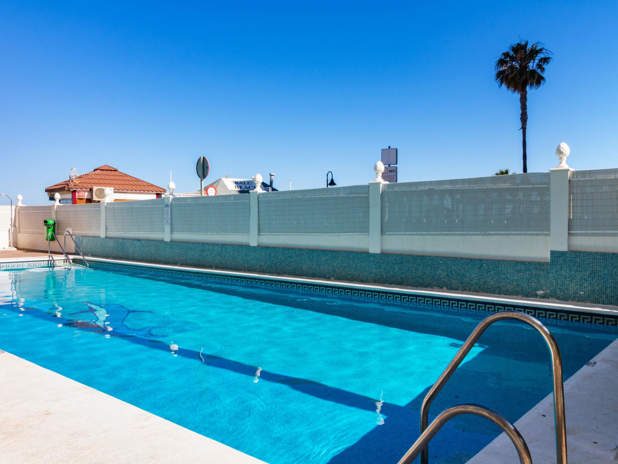 Foto 14 - Appartamento a Torremolinos con piscina e vista mare