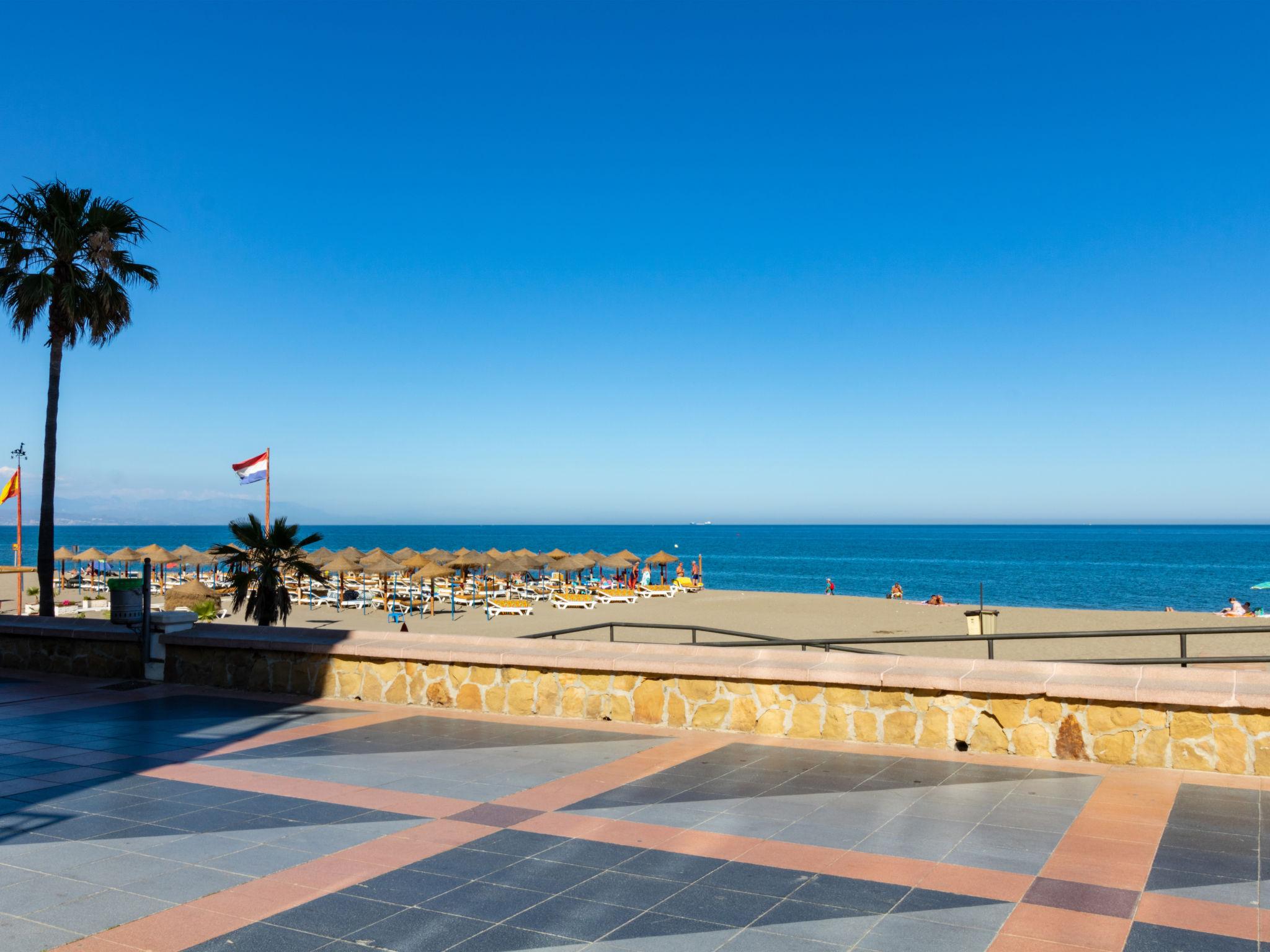 Foto 18 - Apartamento en Torremolinos con piscina y vistas al mar