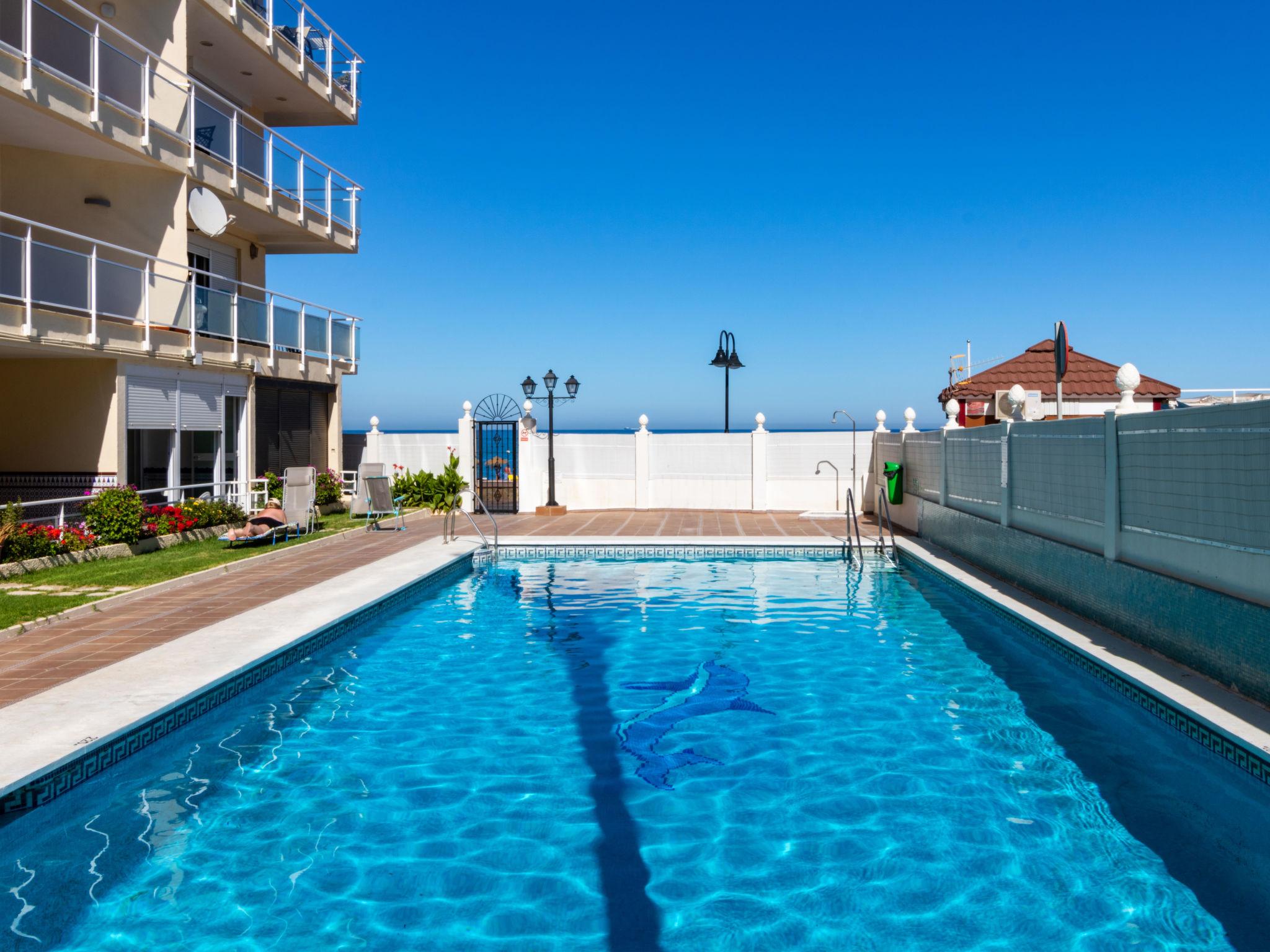 Photo 1 - Apartment in Torremolinos with swimming pool and sea view