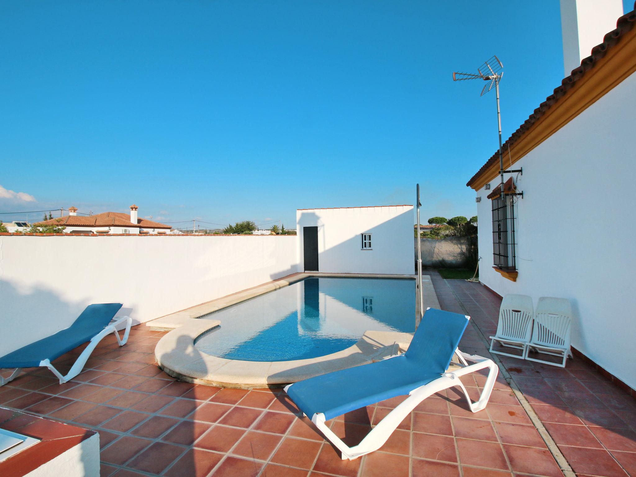 Photo 17 - 3 bedroom House in Conil de la Frontera with private pool and garden