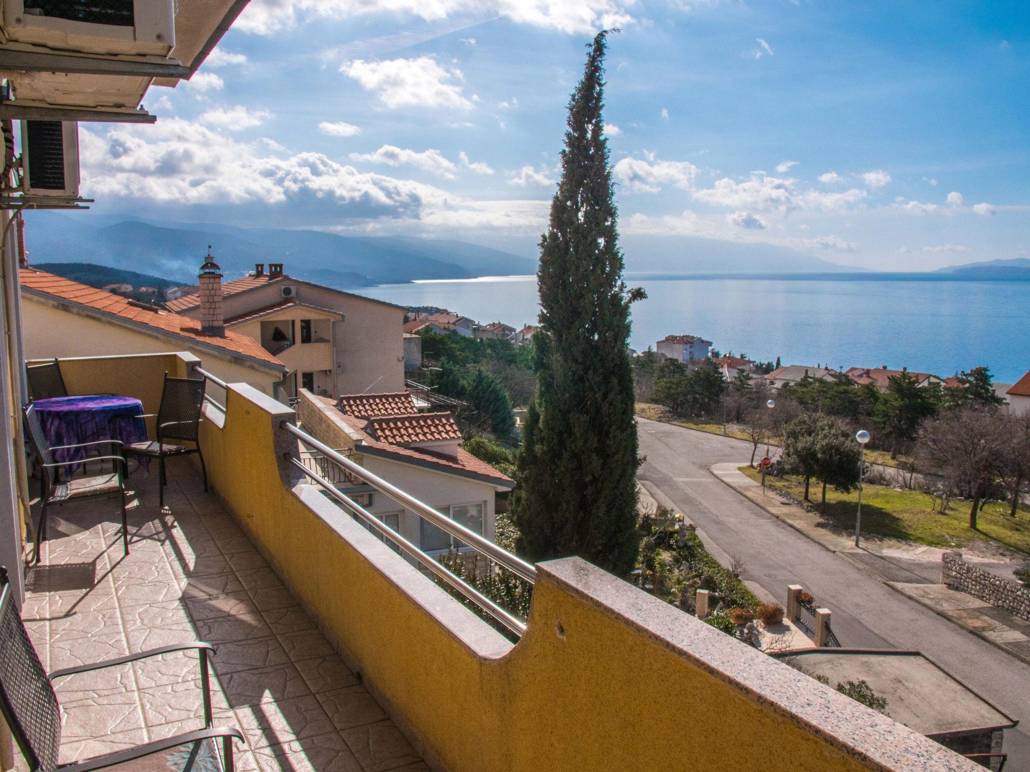 Photo 4 - Appartement de 2 chambres à Novi Vinodolski avec terrasse et vues à la mer