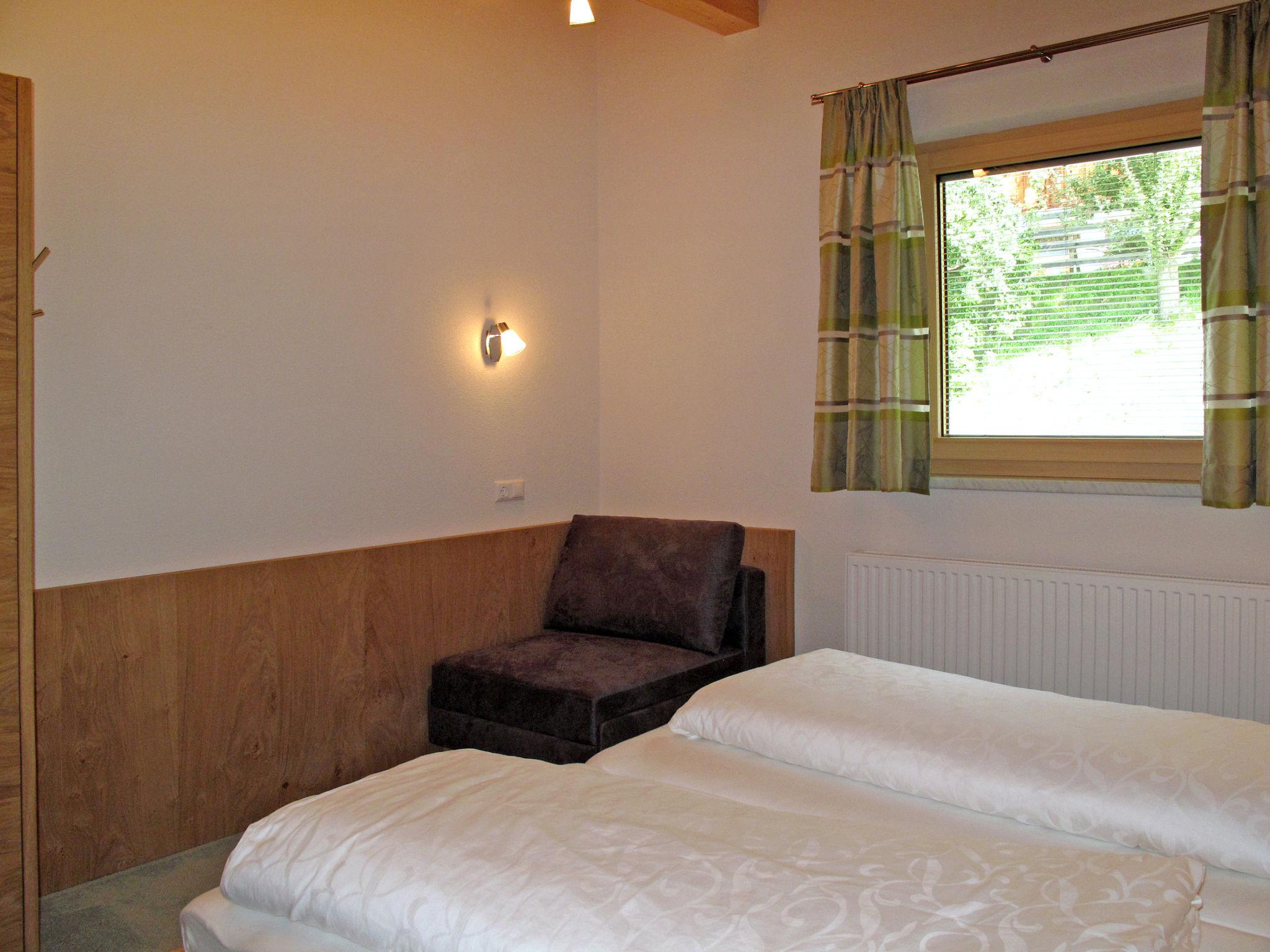 Foto 10 - Appartamento con 2 camere da letto a Fendels con giardino e vista sulle montagne