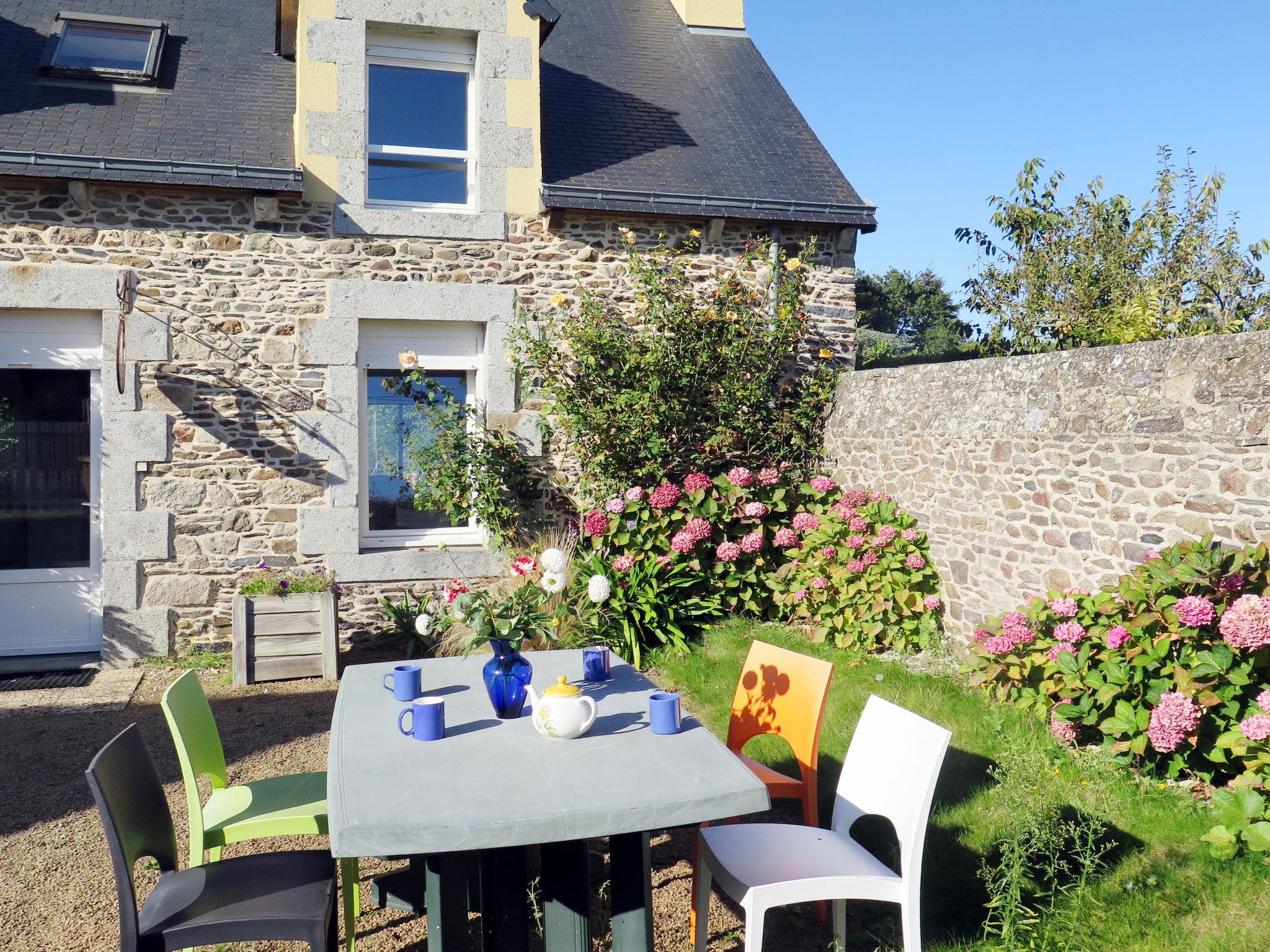 Photo 3 - Maison de 3 chambres à Pordic avec jardin et vues à la mer