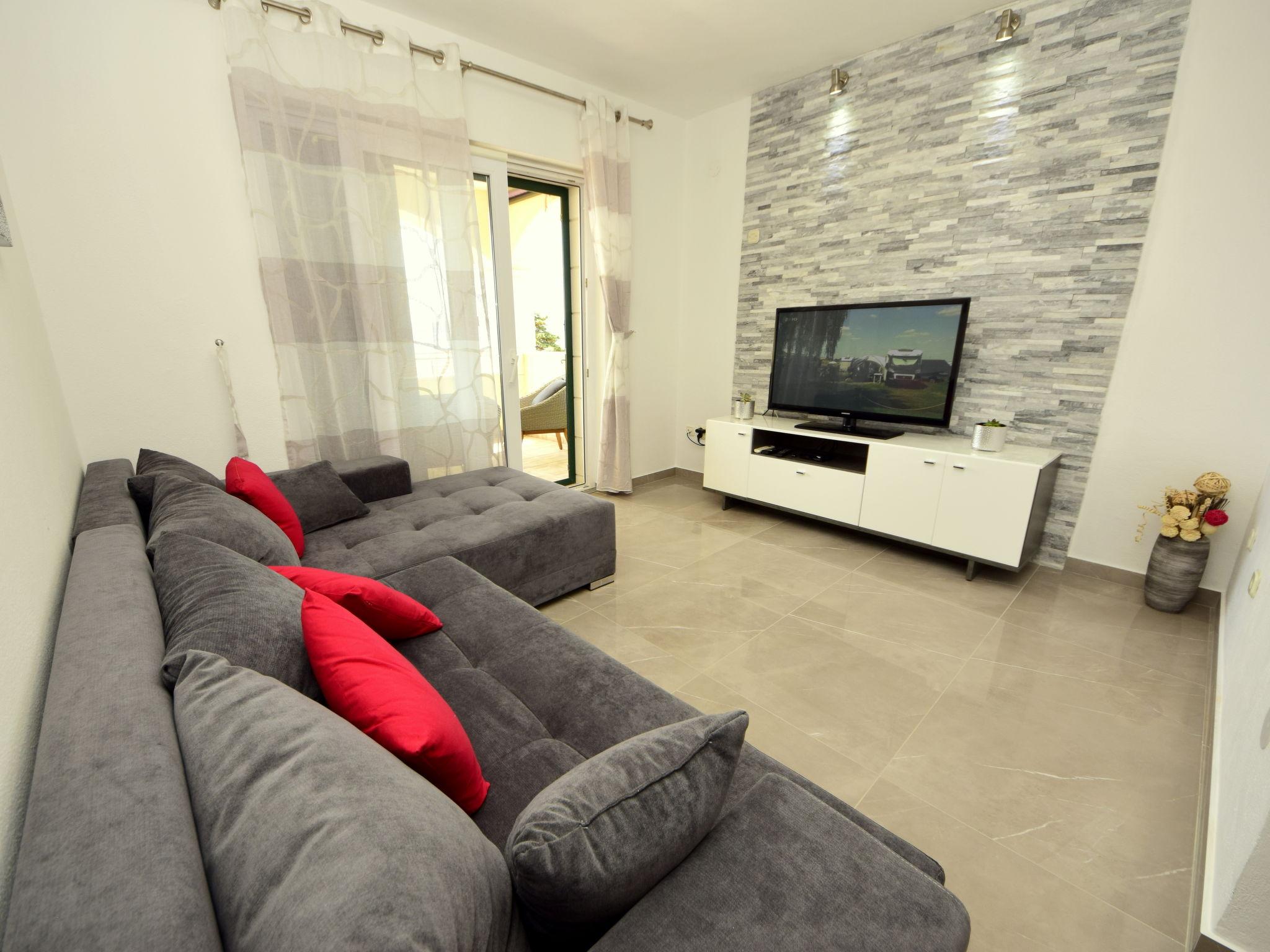 Photo 8 - 2 bedroom Apartment in Okrug with swimming pool and sea view